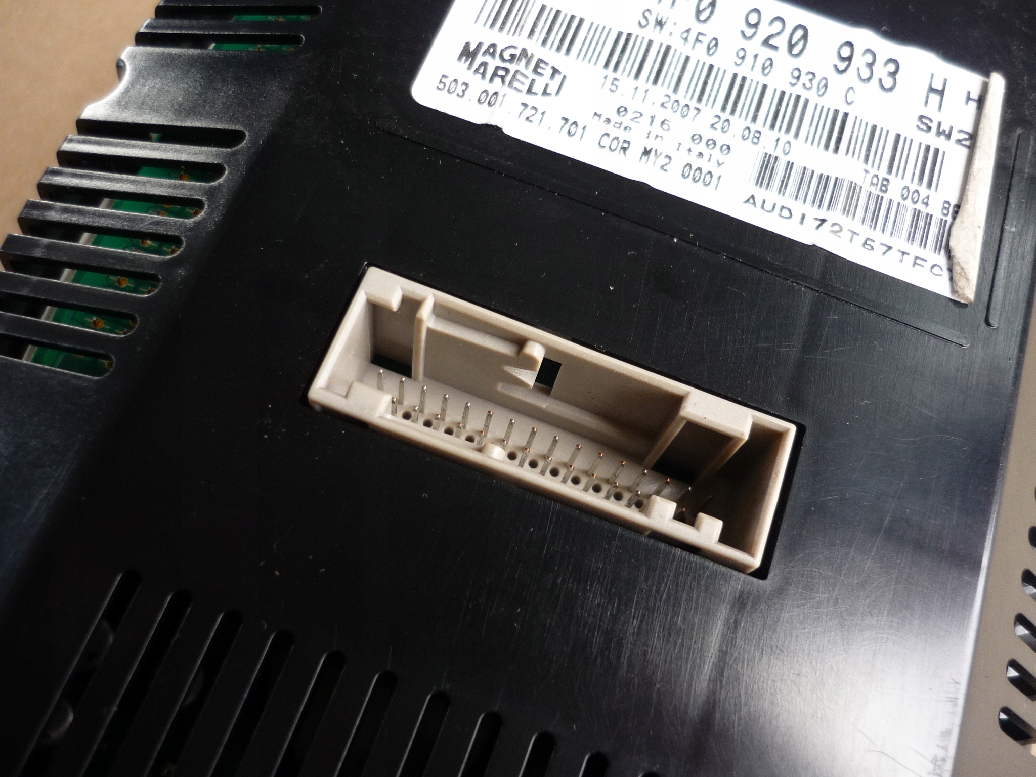 спидометр Audi A6 C6 4F0920933H Бензин европа