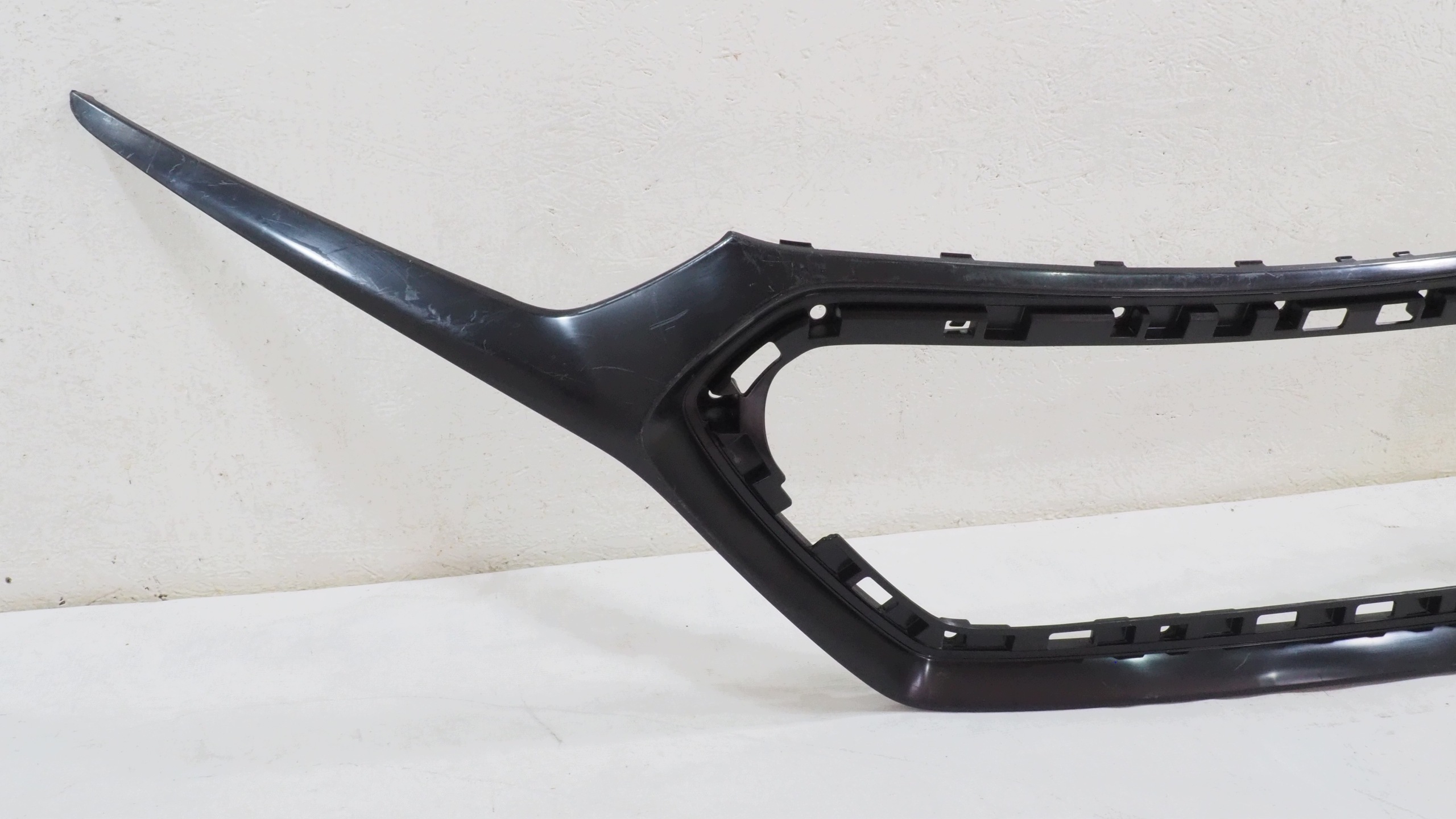 Hyundai Ioniq lift frame grilla 86586-G7500