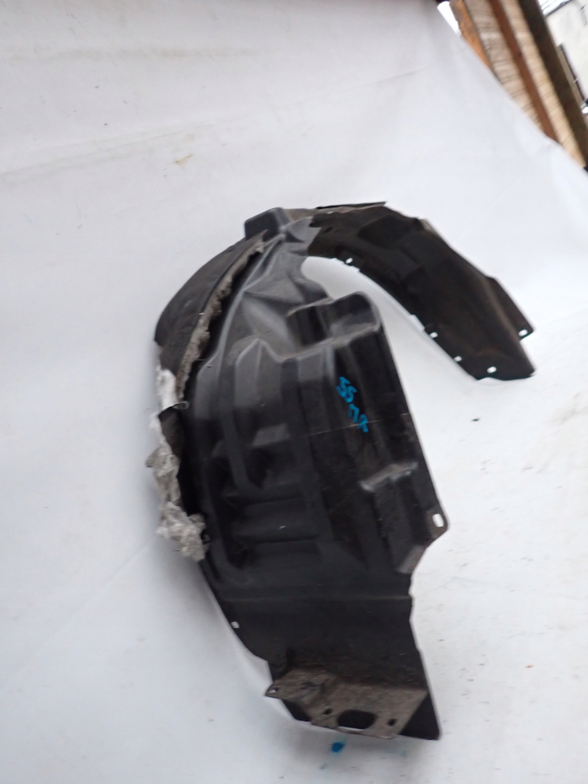 MITSUBISHI ASX 10- mudguard right front
