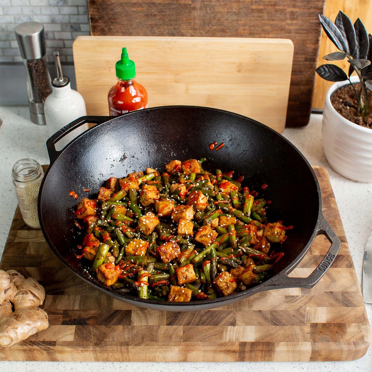 WOK ŻELIWNY Lodge 35 cm INDUKCJA Typ powłoki inna