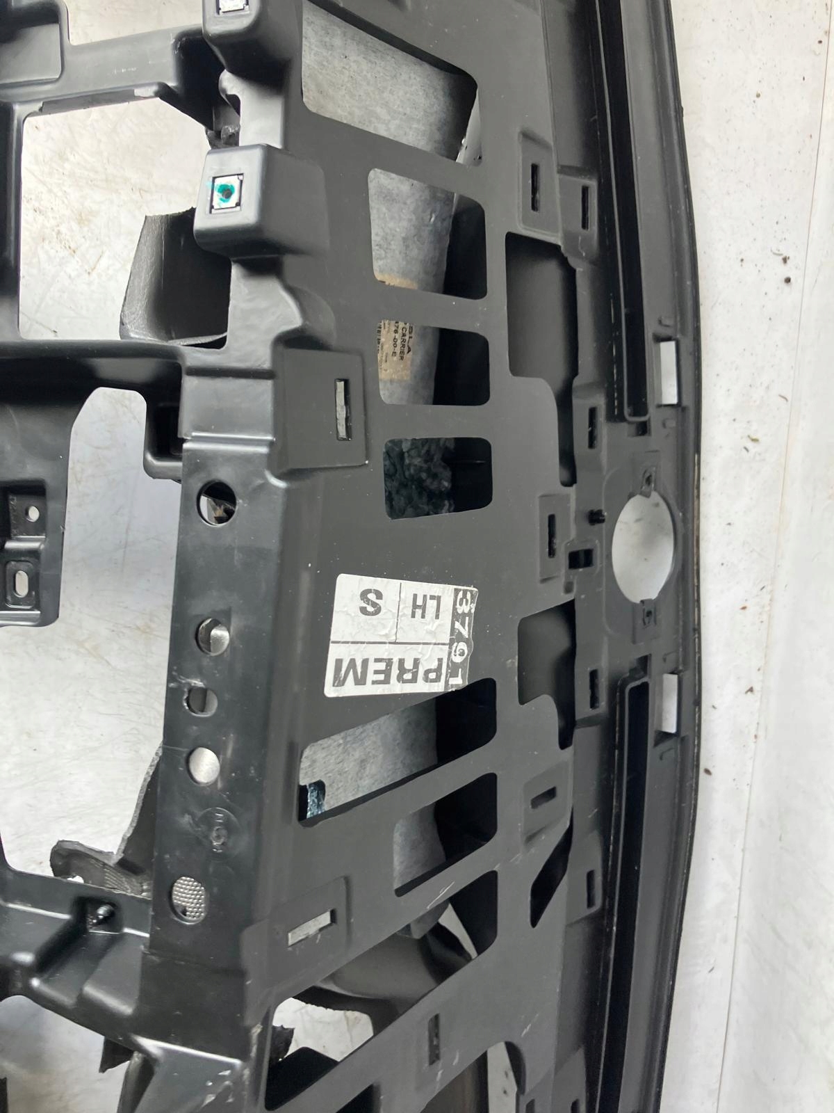 Versteifung konsole TESLA MODEL S