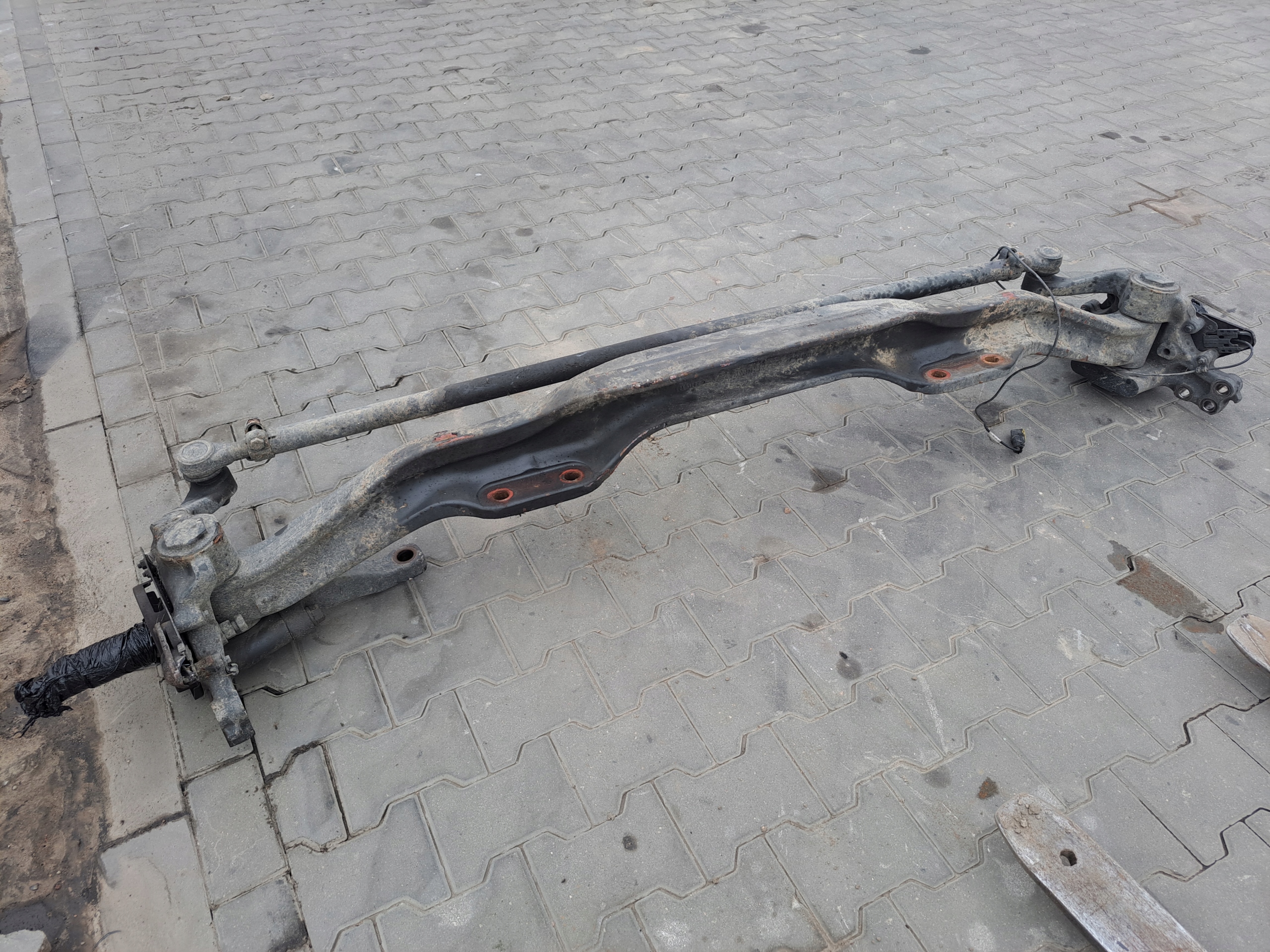 BELKA OŚ PRZEDNIA ZWROTNICE VOLVO FM 4 EURO 6