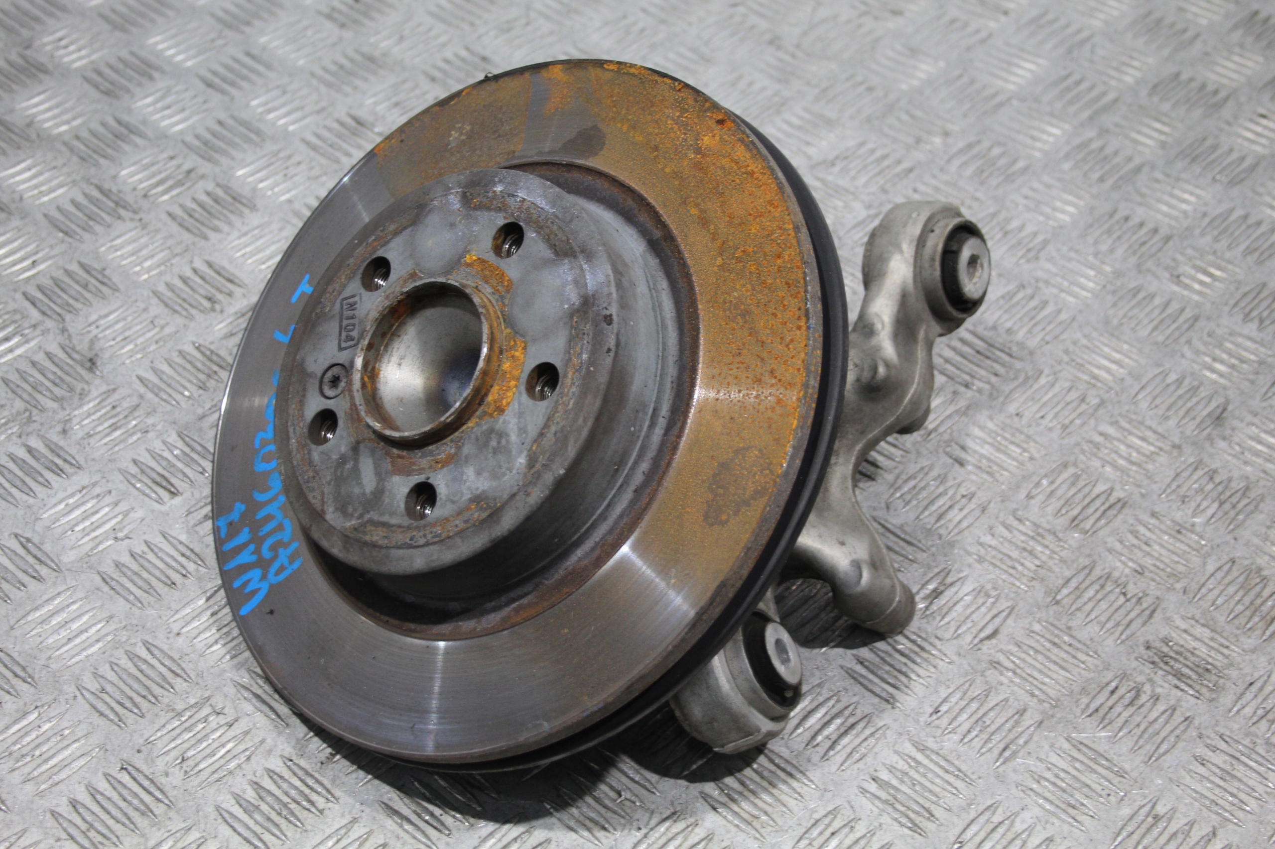 swing left rear part CLA W117 LIFT AMG A2460306
