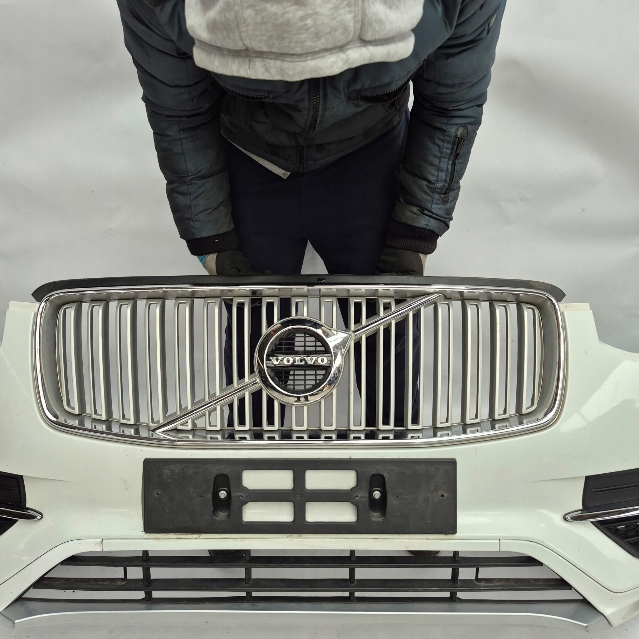 VOLVO XC90 II 15- bumper front front grill SPR PDC 31690641
