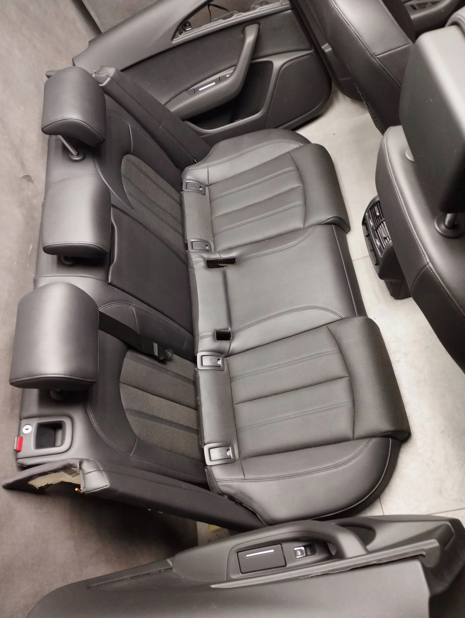 Audi A6 C7 4G seats side leather WENTYLOWANE