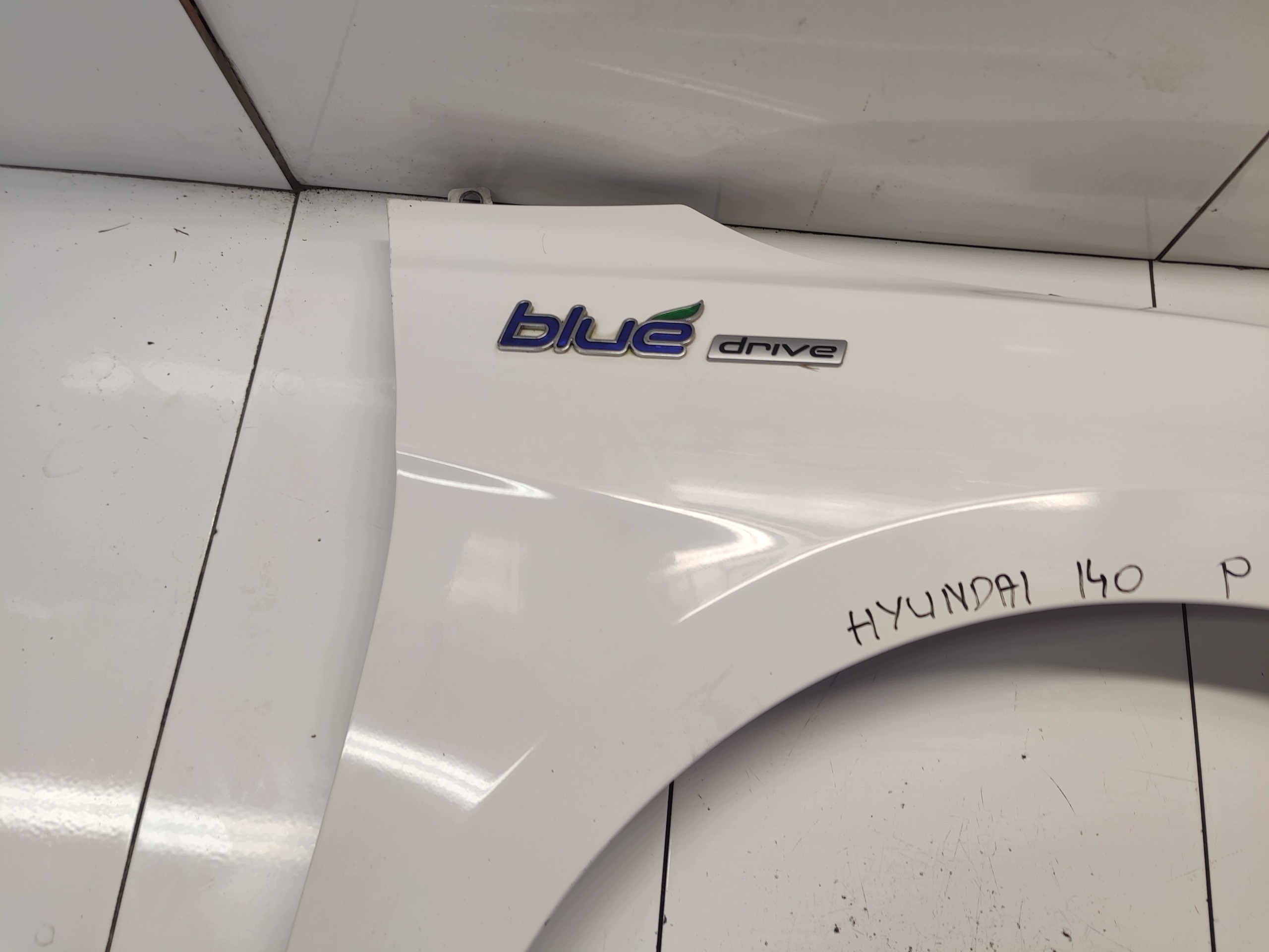 HYUNDAI I40 fender front front right BIALY