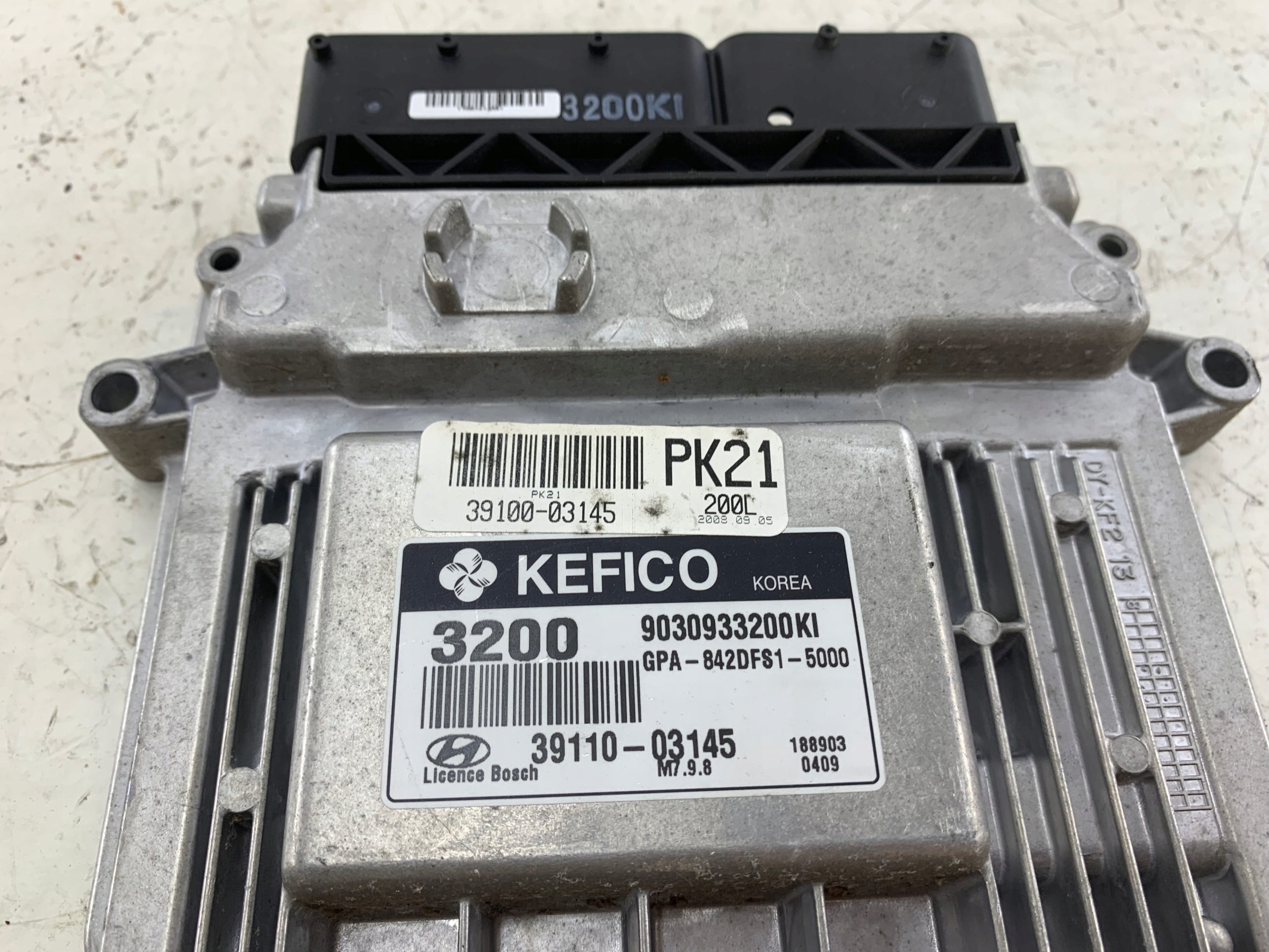HYUNDAI i10 1.2 control unit of the engine 39110-03145