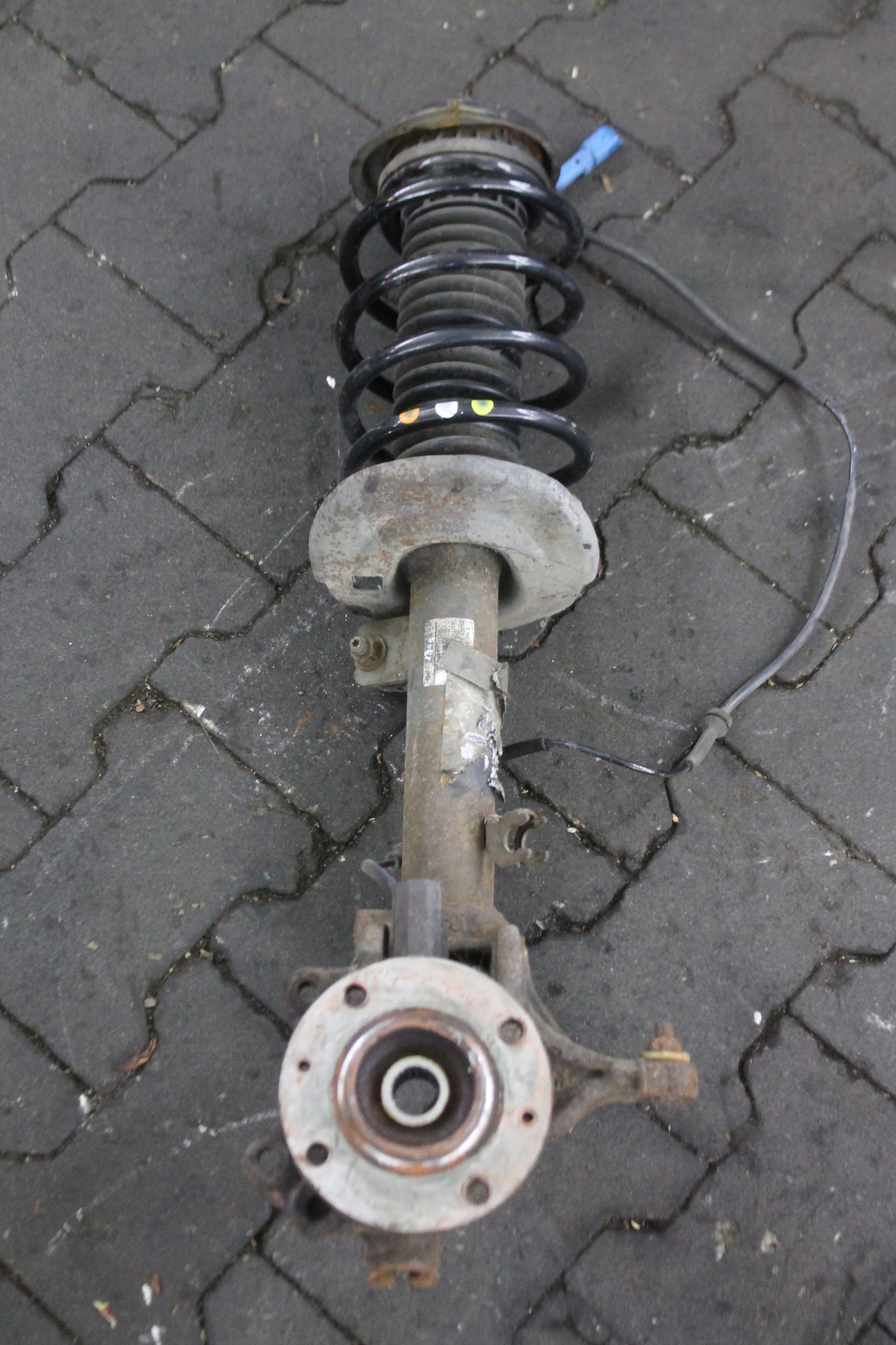 swing shock absorber left PEUGEOT 208 1.6D 12-15