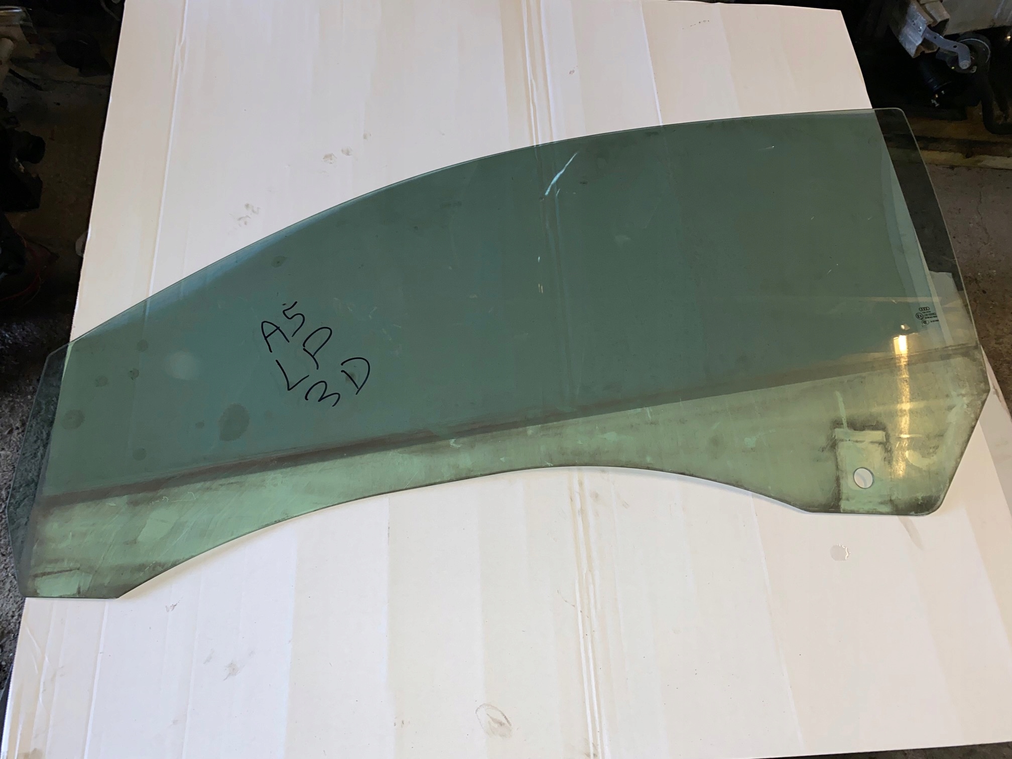 AUDI A5 COUPE SZYBA BOCZNA LEWA PRZOD PRZEDNIA