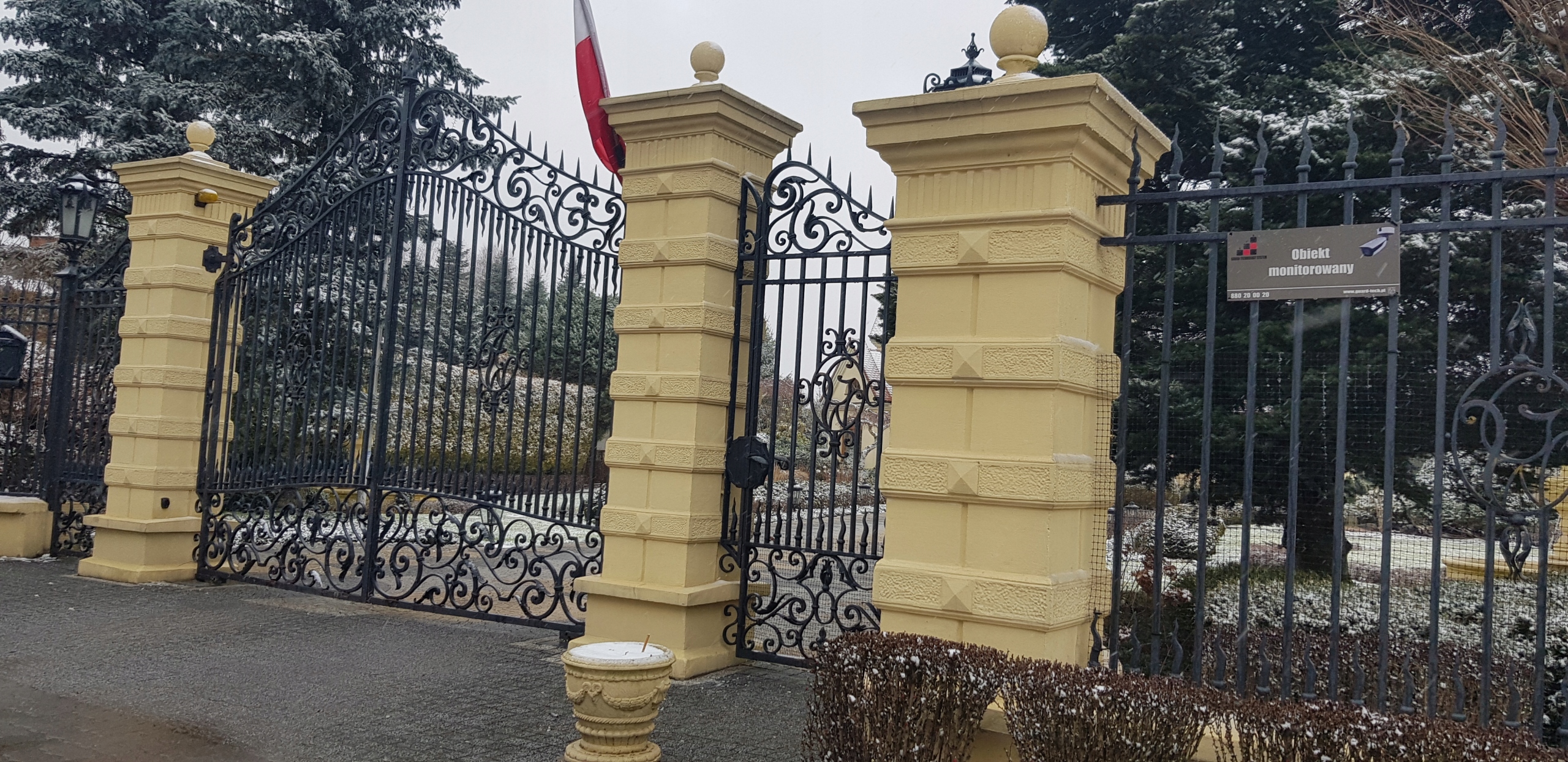 OGRODZENIA DWORKOWE,BLOCZKI,BETONOWE,SŁUP Szerokość elementu 40 cm