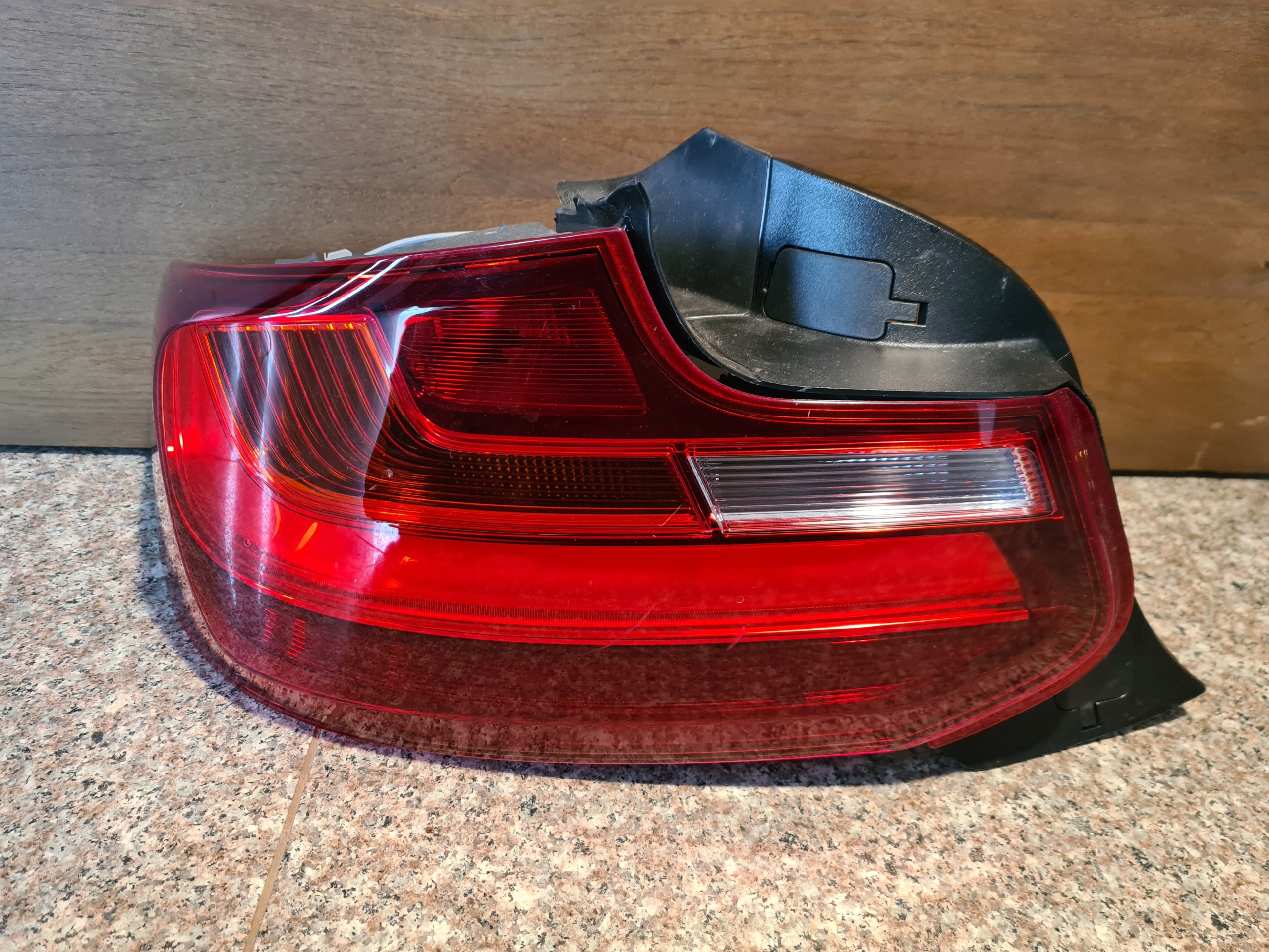 7295423 - Фонарь л зд BMW 2 F22