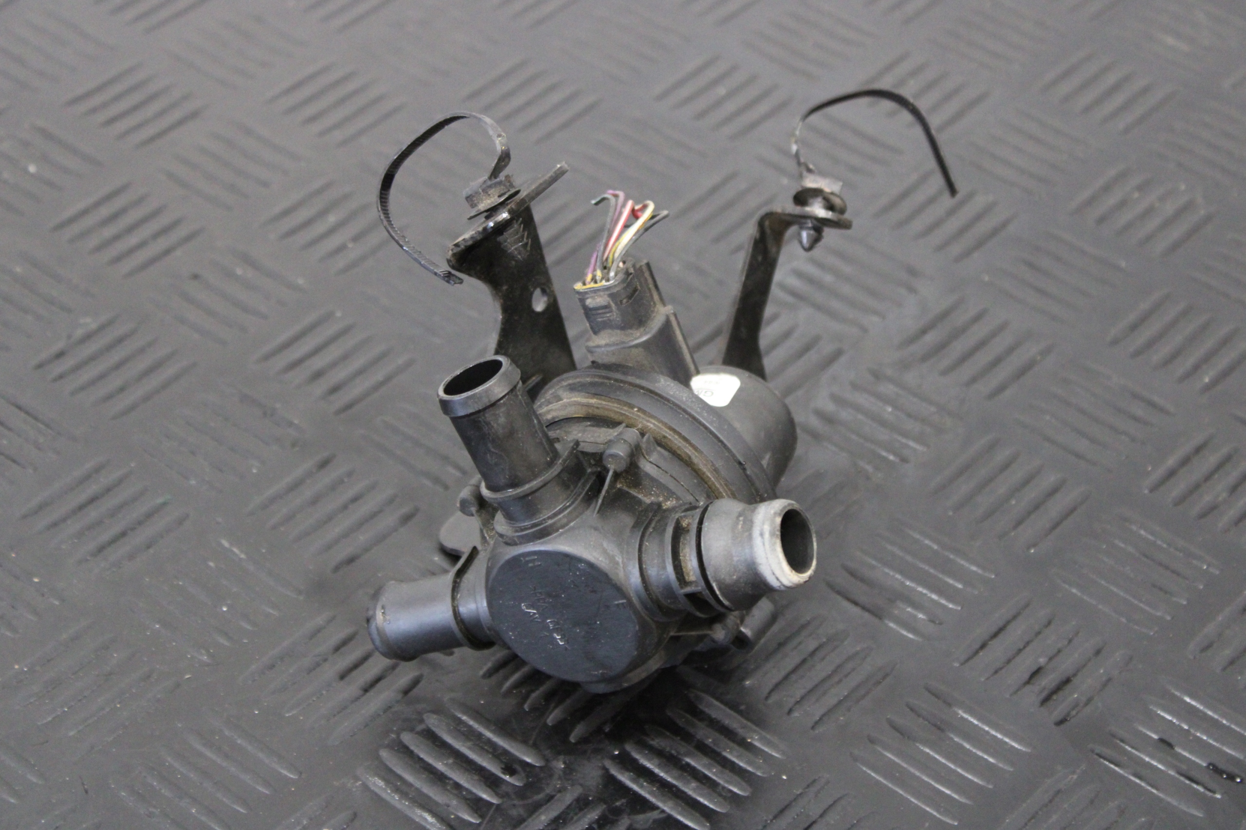 pumpa cirkulacije vode 22830923 OPEL AMPERA 1,4 BENZ