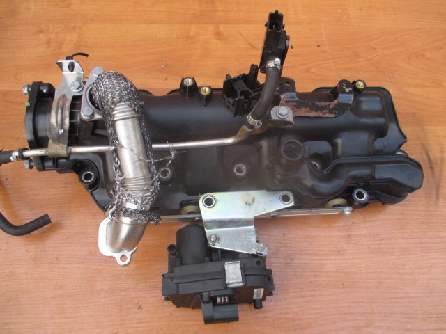 OPEL INSIGNIA 2.0 CDTI ВПУСКНОЙ КОЛЛЕКТОР 55571993