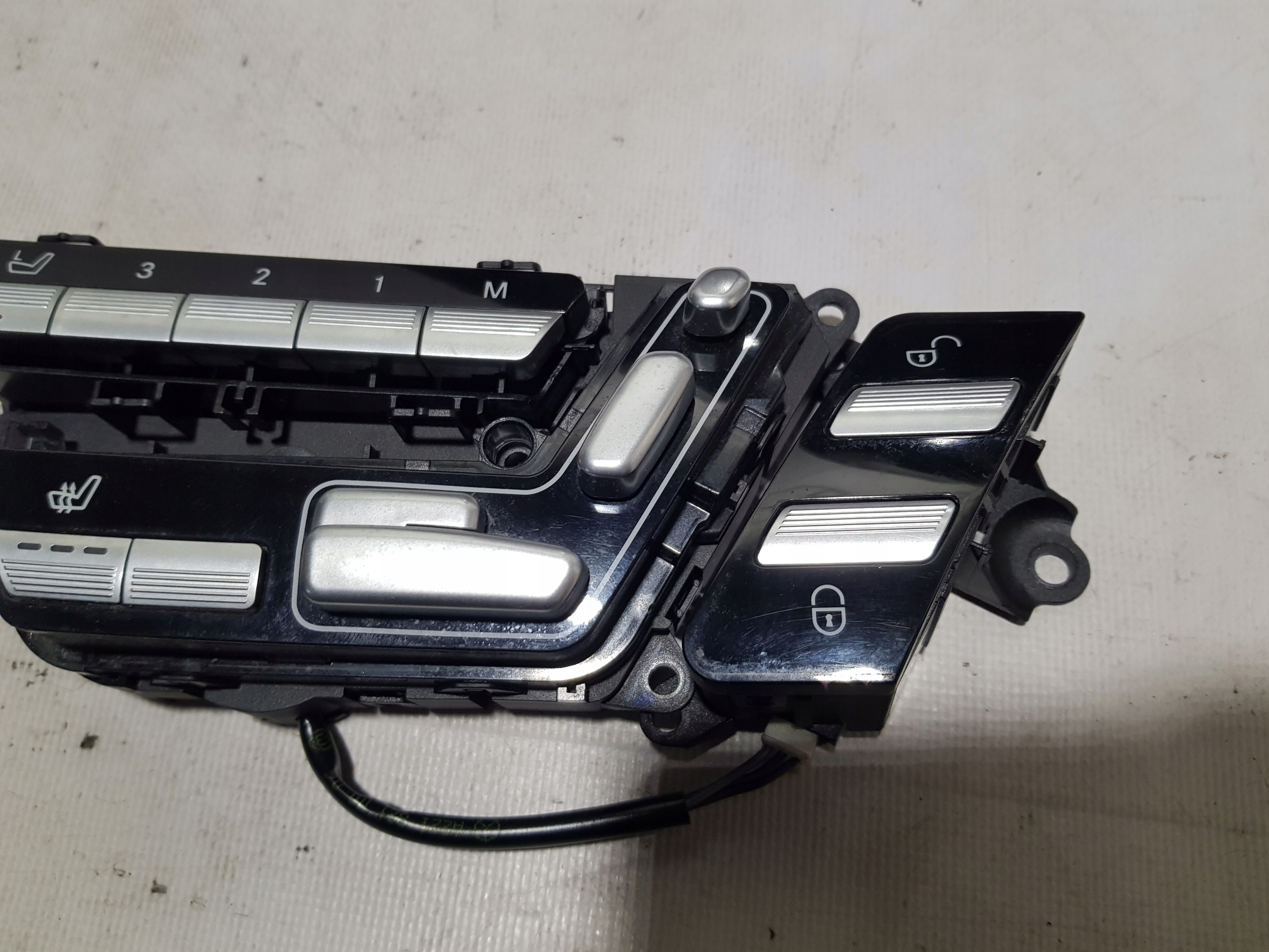 PANEL SITZ MERCEDES W221 rechts A2218702179