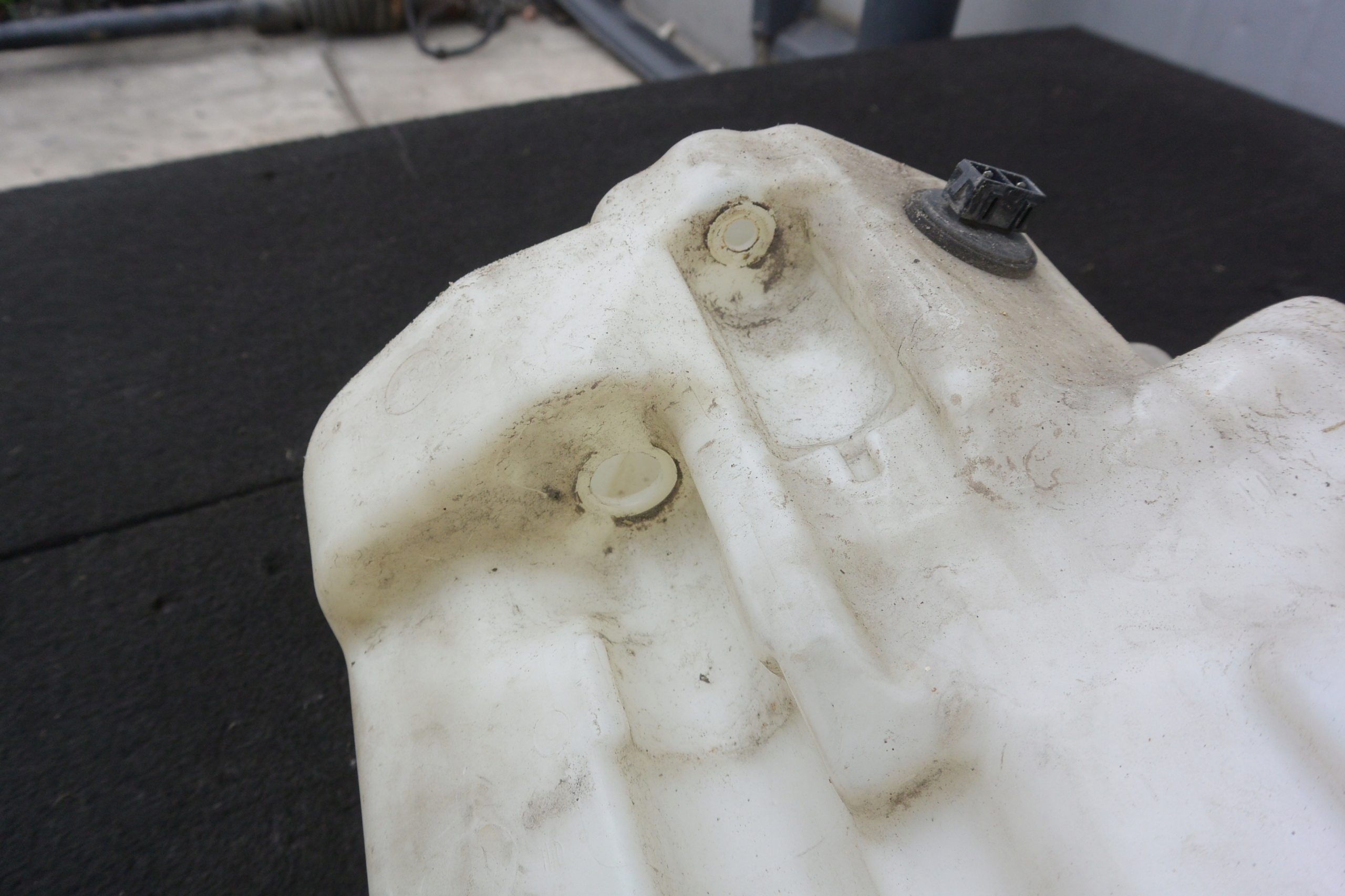 washer fluid tank MERCEDES R-KLASA W251