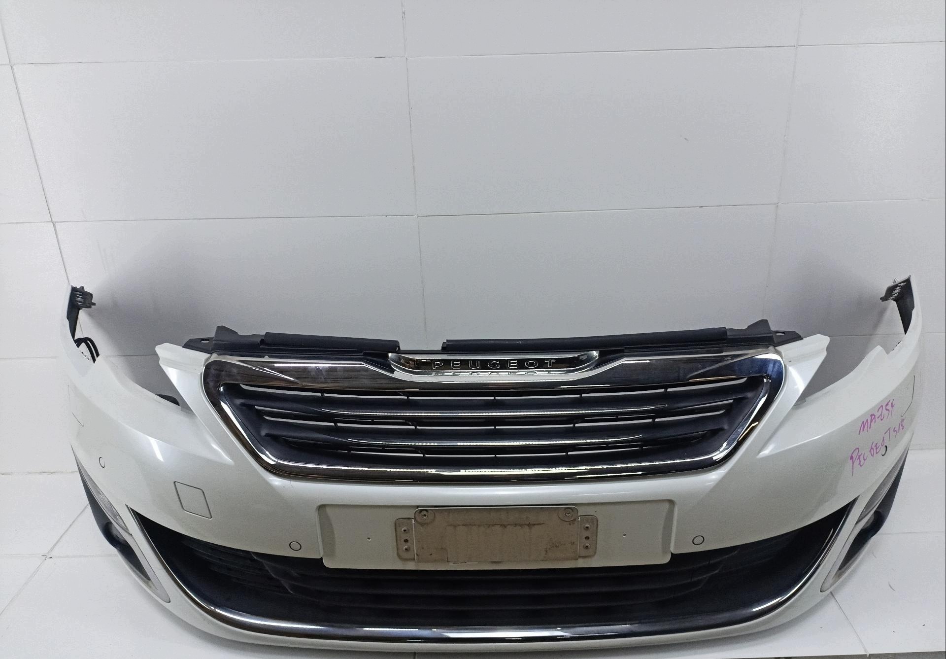 nárazník předek Peugeot 308 2 2015