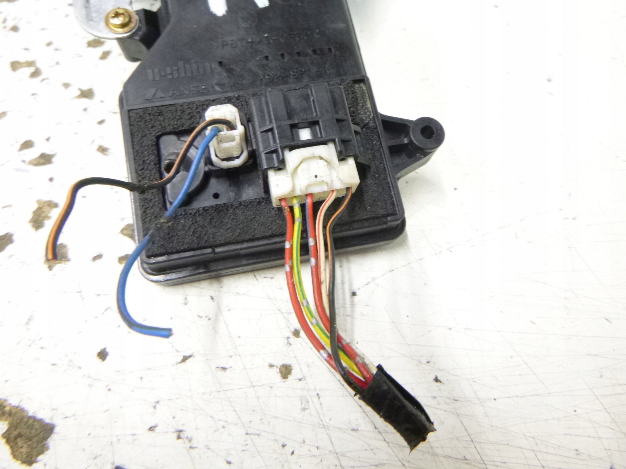 lock door front right Mazda 6 2005r.