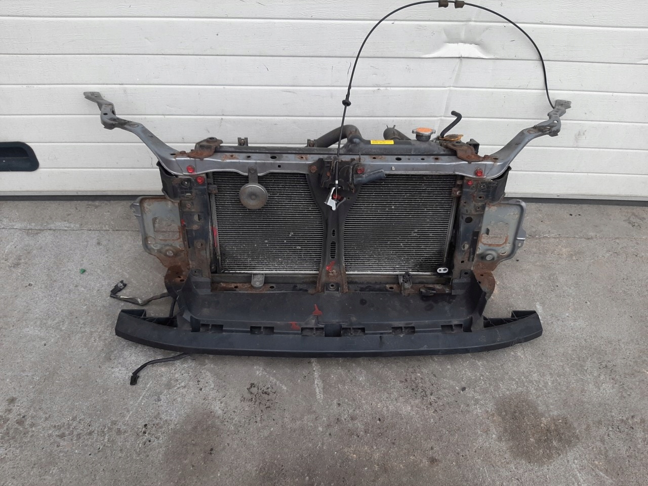 SUBARU OUTBACK IV 10R PAS PRZEDNI WZMOCNIENIE CHLODNICE WENTYLATOR