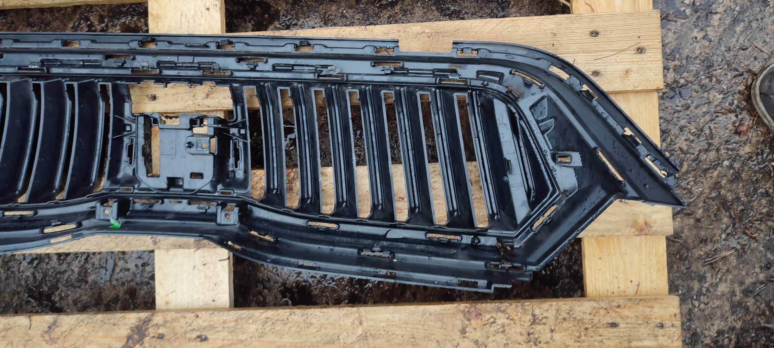 Grille Skoda Octavia IV 3200201124