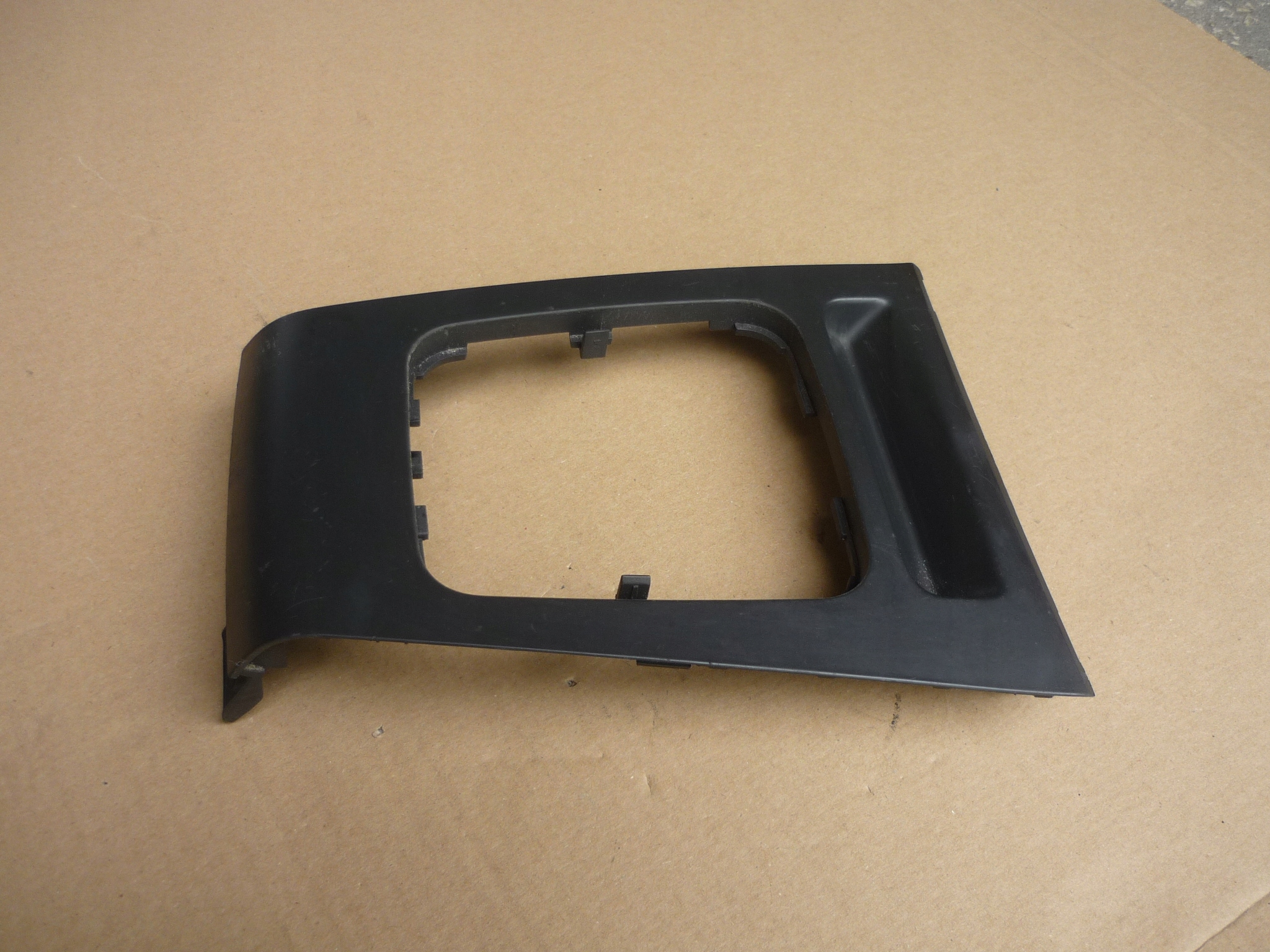 RAMKA LEWARKA ZMIANY BIEGÓW OPEL ZAFIRA B 13162583 Producent części Opel OE