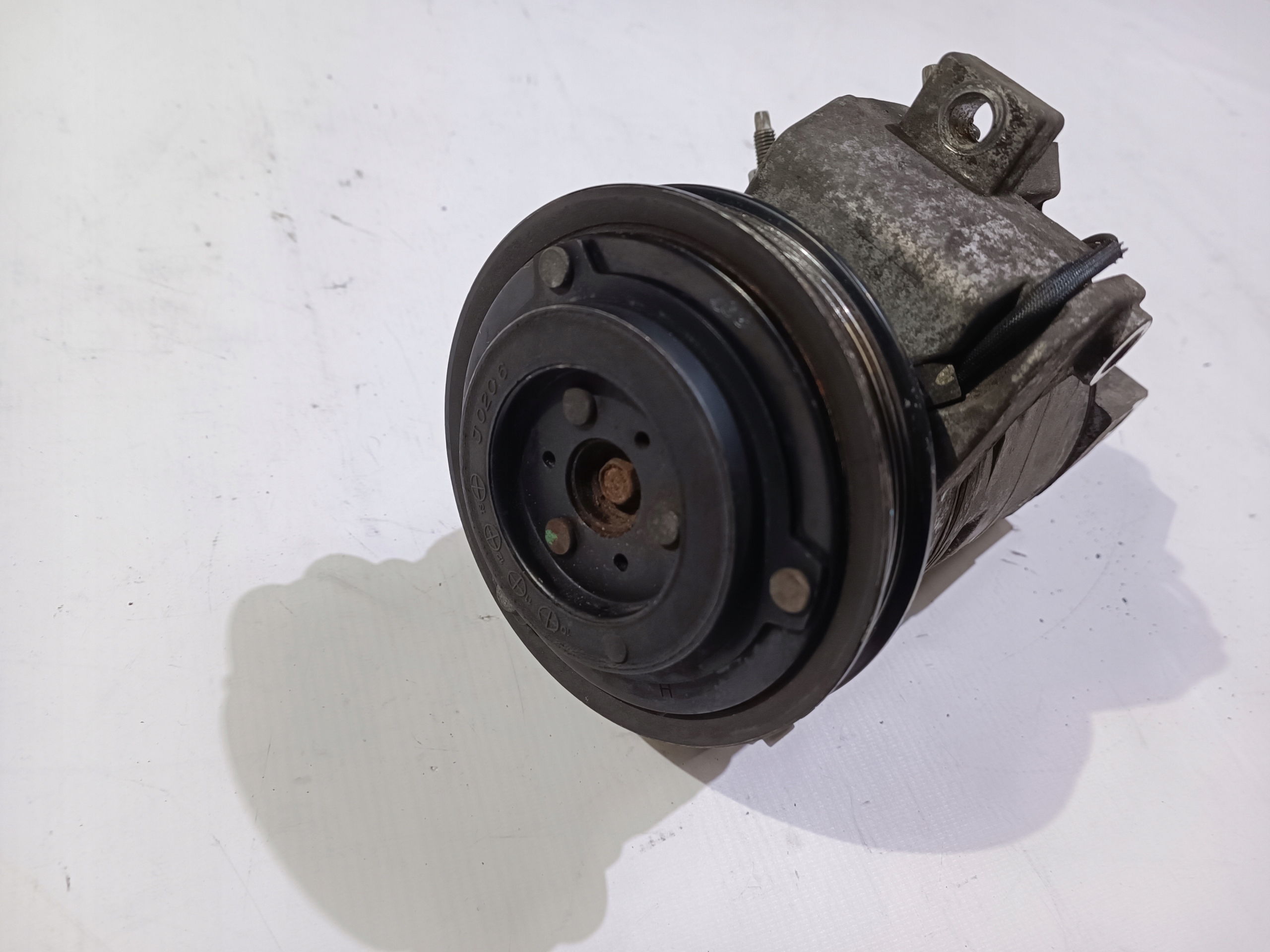 Ford OE BR33-19D629-AE Компрессор кондиционера,