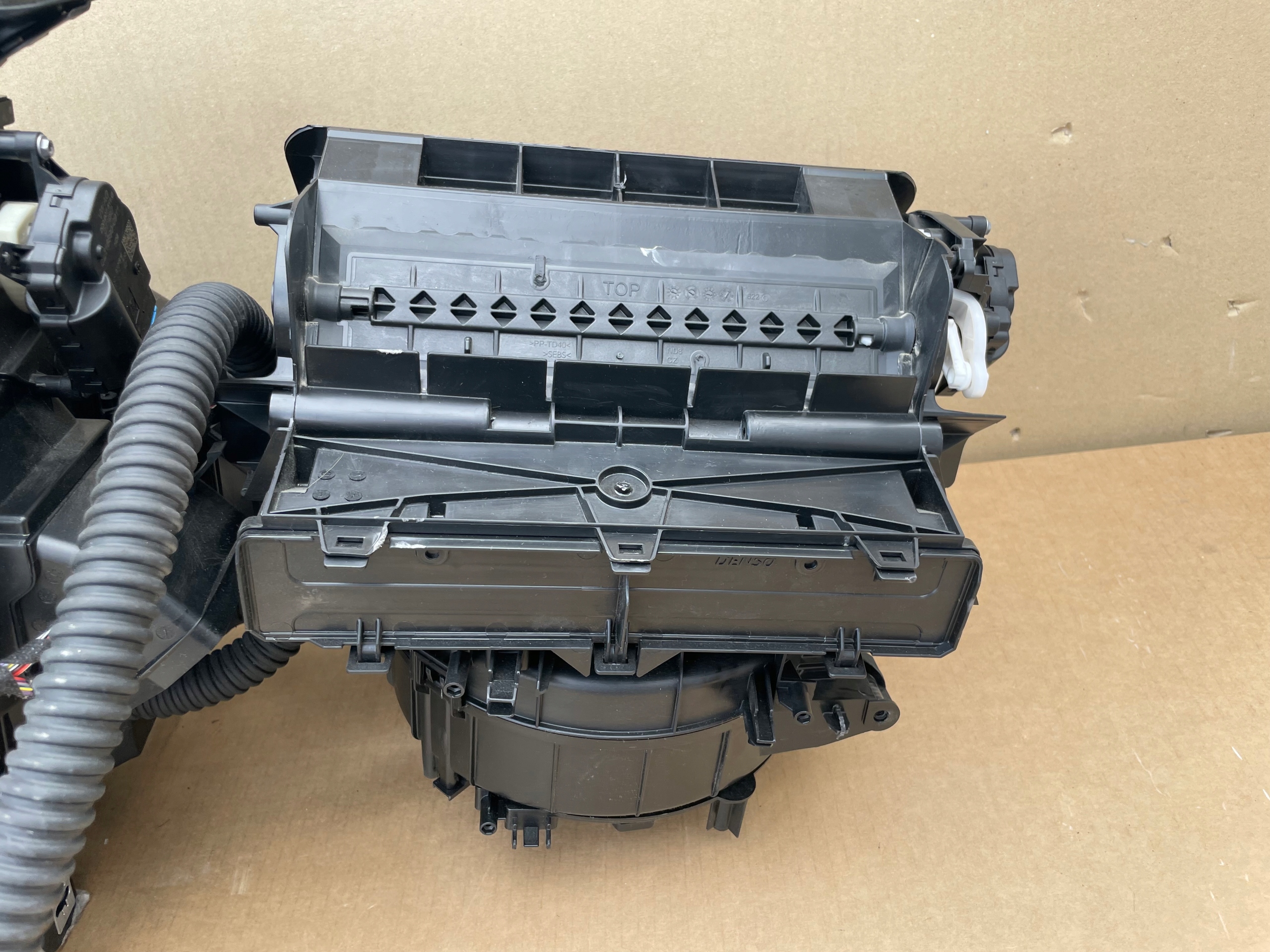 Bloc de chauffage complet VW AUDI SKODA 5WB816005A Original KPL IDEAL Comme Neuf