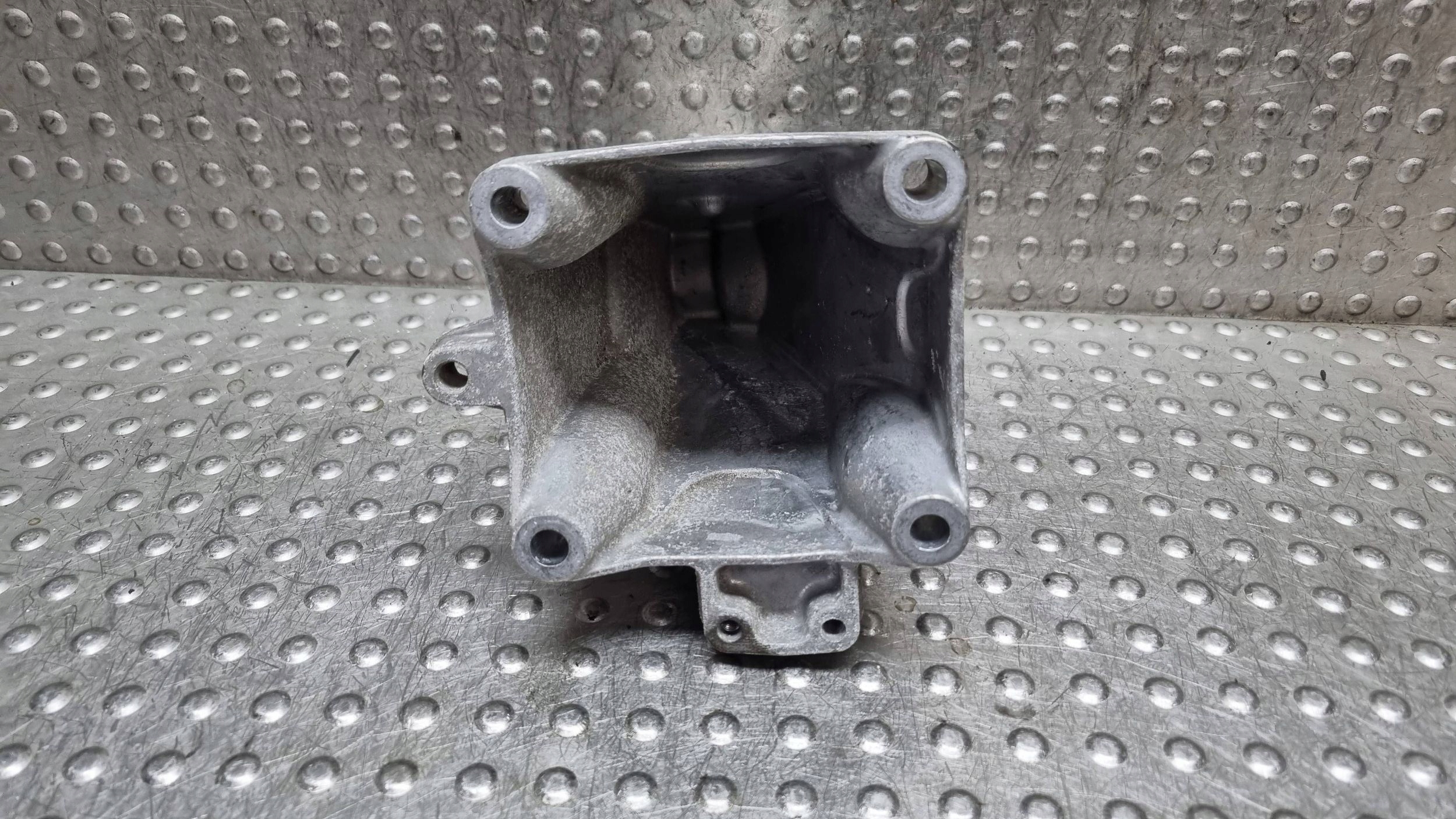 engine mount left A2742231004 MERCEDES W205 W213 GLC W253 2.0 CGI