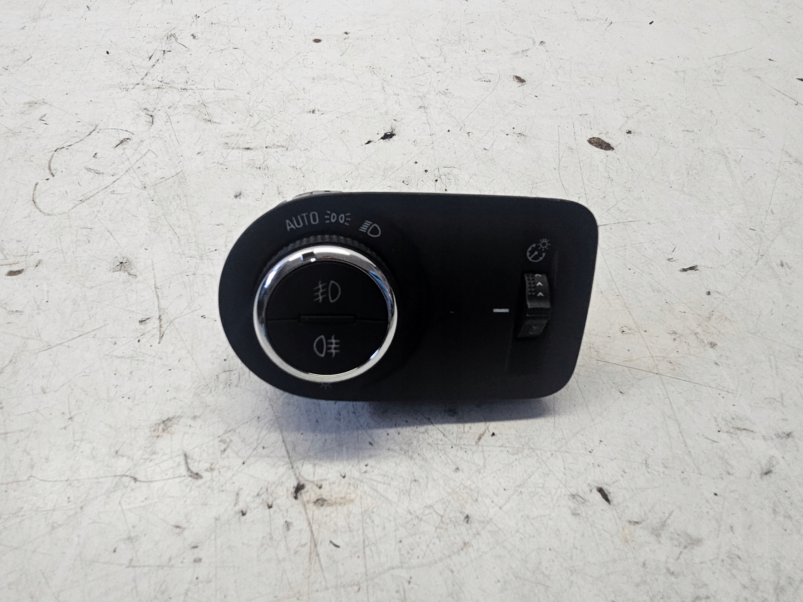 OPEL ASTRA K 5 V switch light switch 39050760 EUROPA