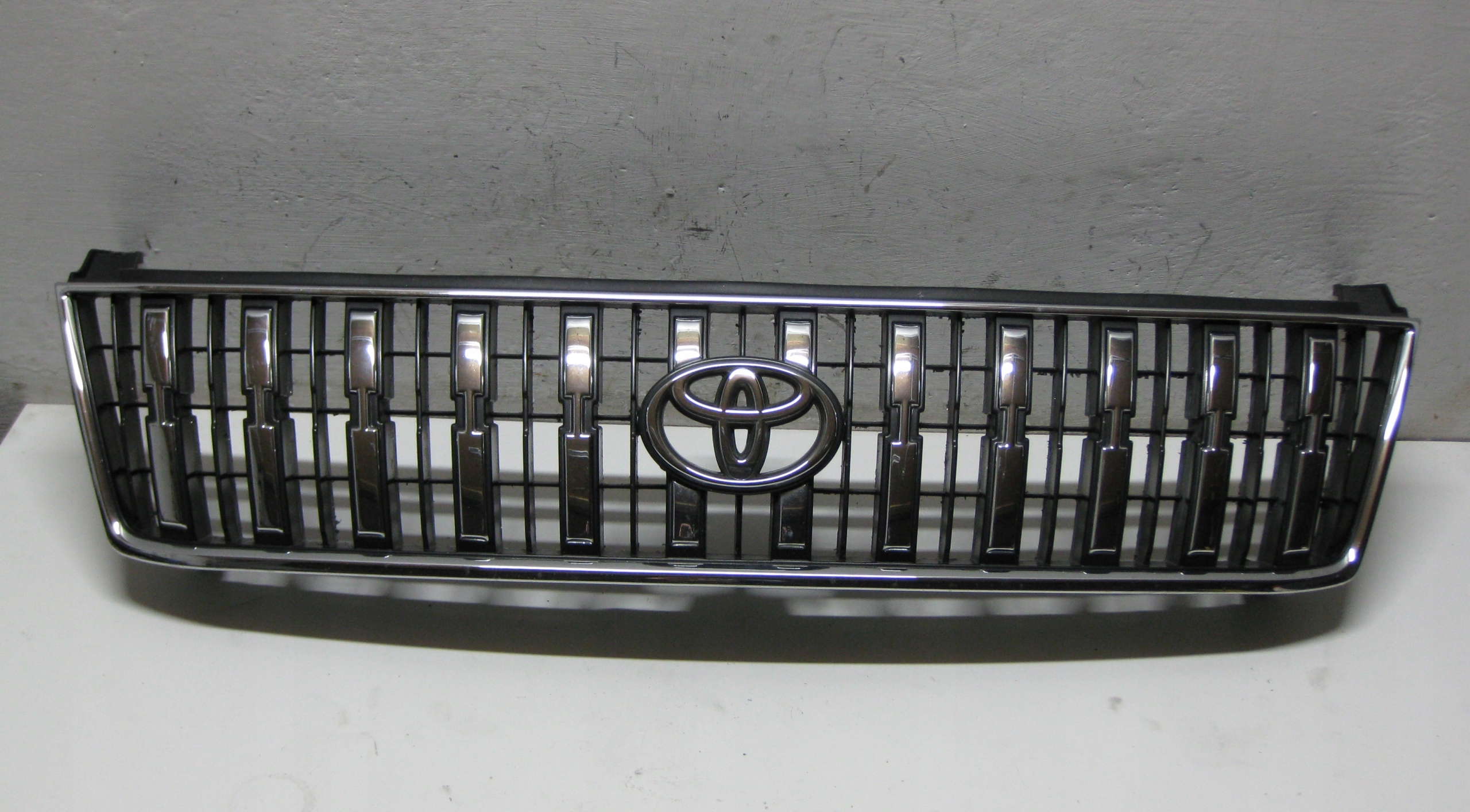TOYOTA LAND CRUISER Grille 5310060080