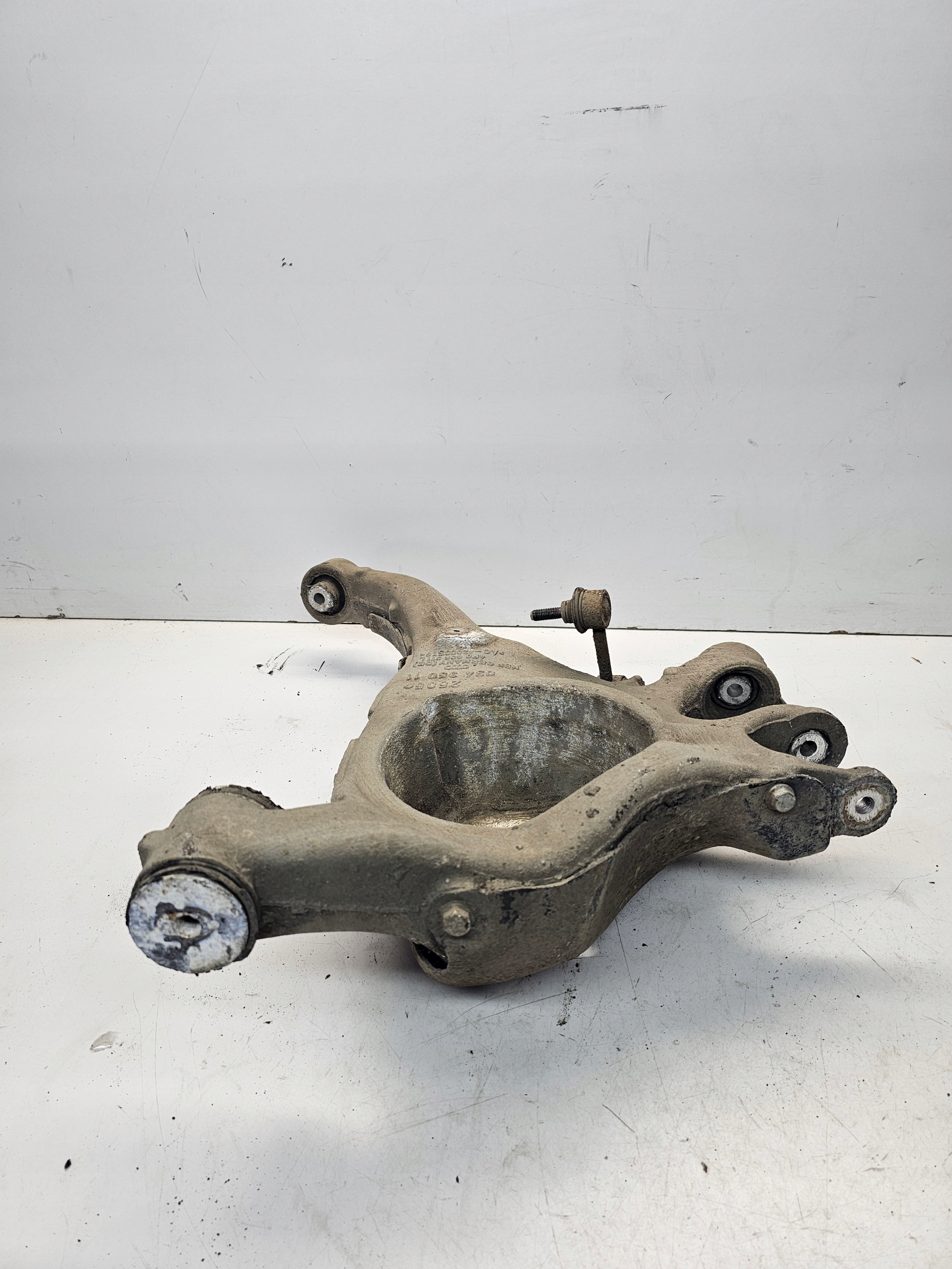 Querlenker links heck unter PNEUMATYKE AUDI A6 C6 4F0505311L