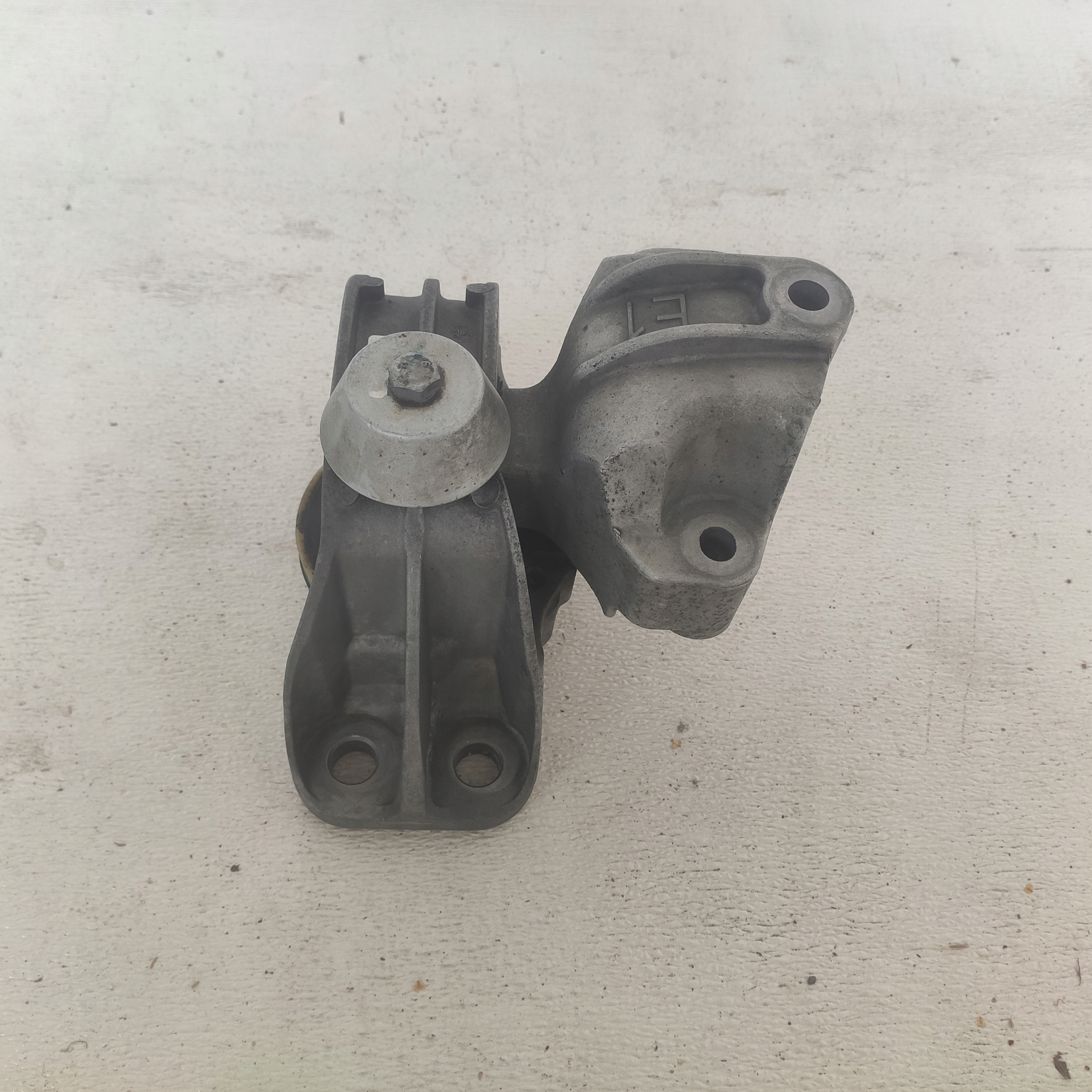 NISSAN X-TRAIL T33 2023 1.5 engine mount