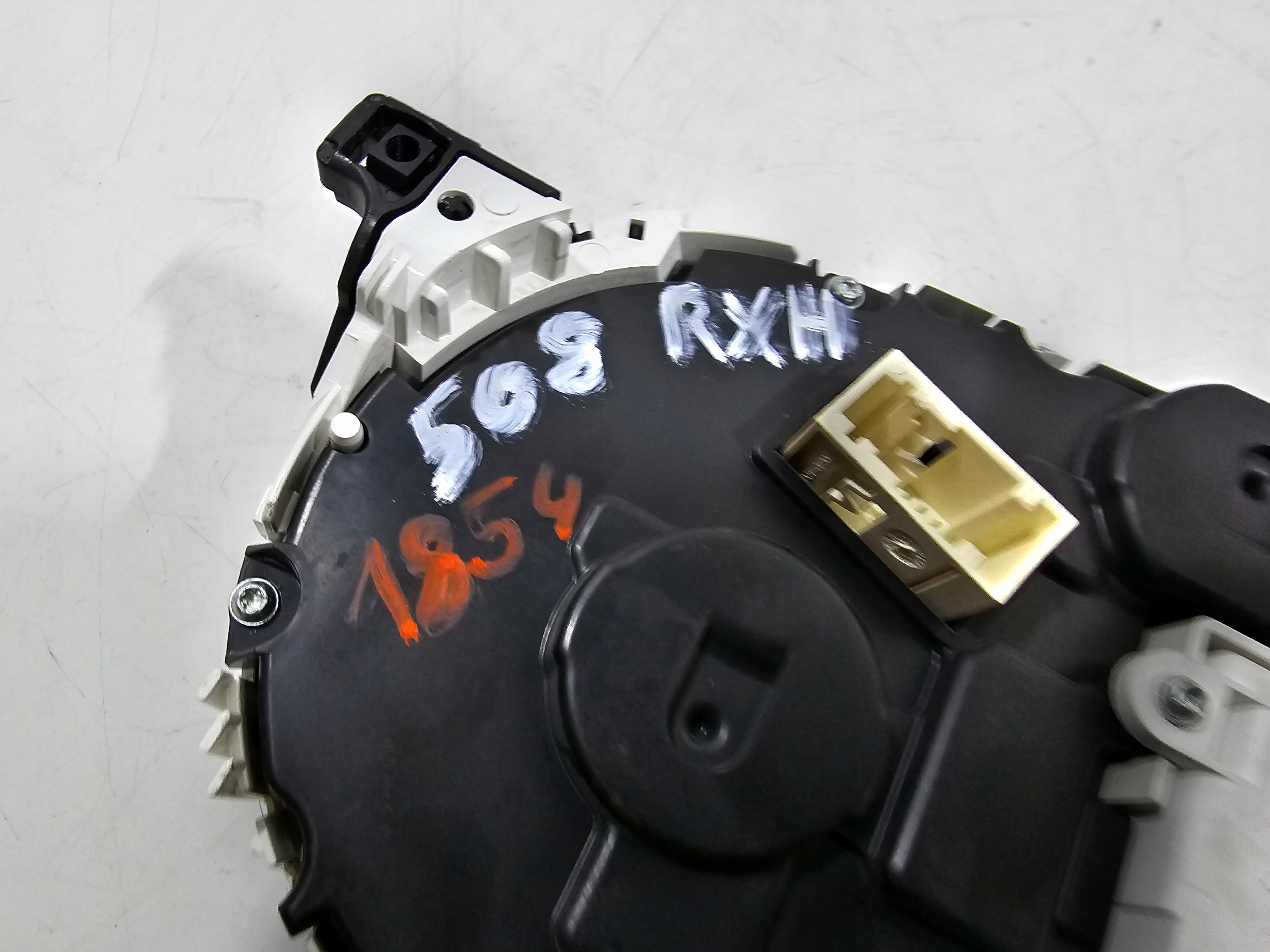 спидометр peugeot 508 гибрид 9806831580