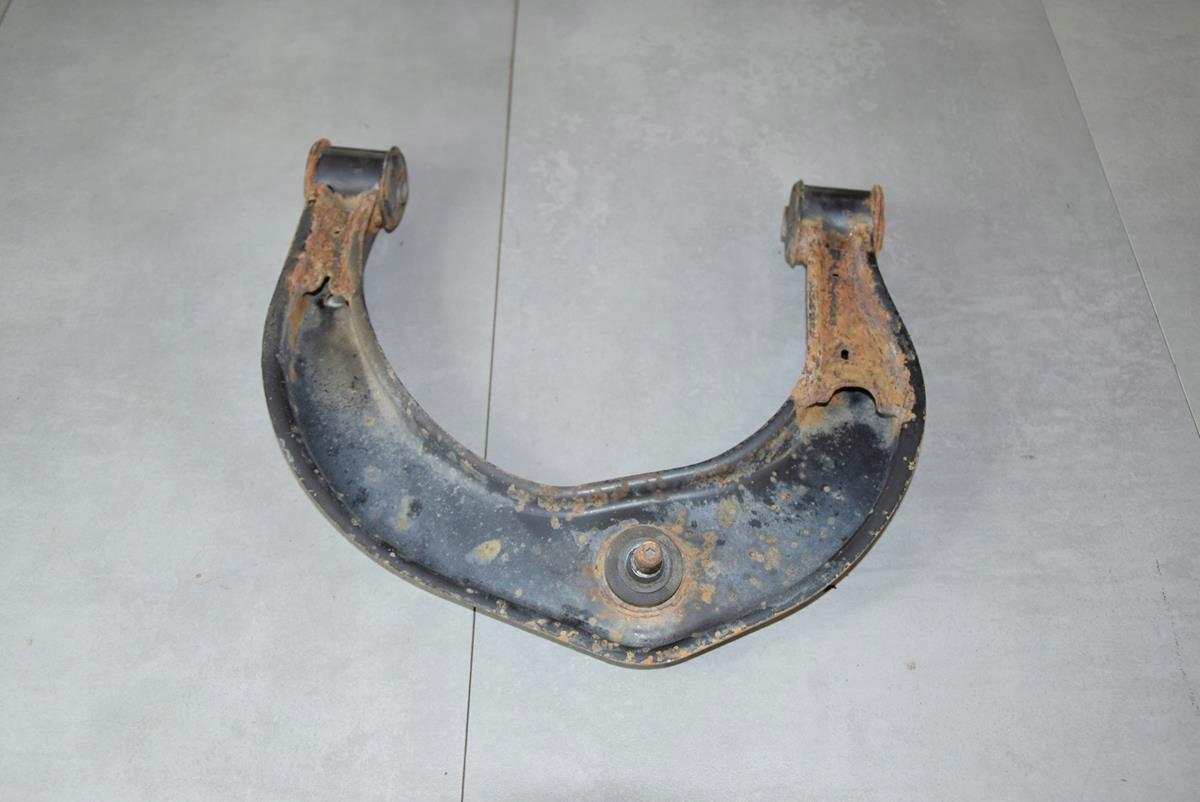 VW AMAROK arm right 2h0407022b