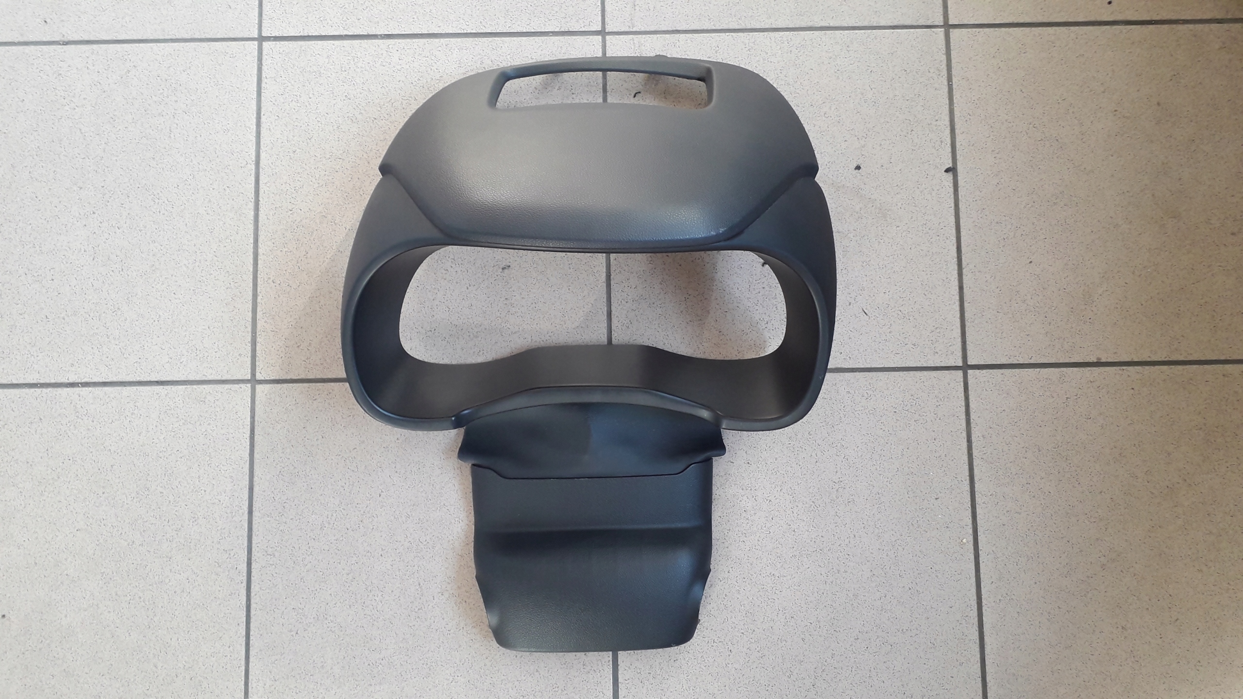 HYUNDAI KONA018r ЗАХИСТ ДАШОК РАМКА СПІДОМЕТРА