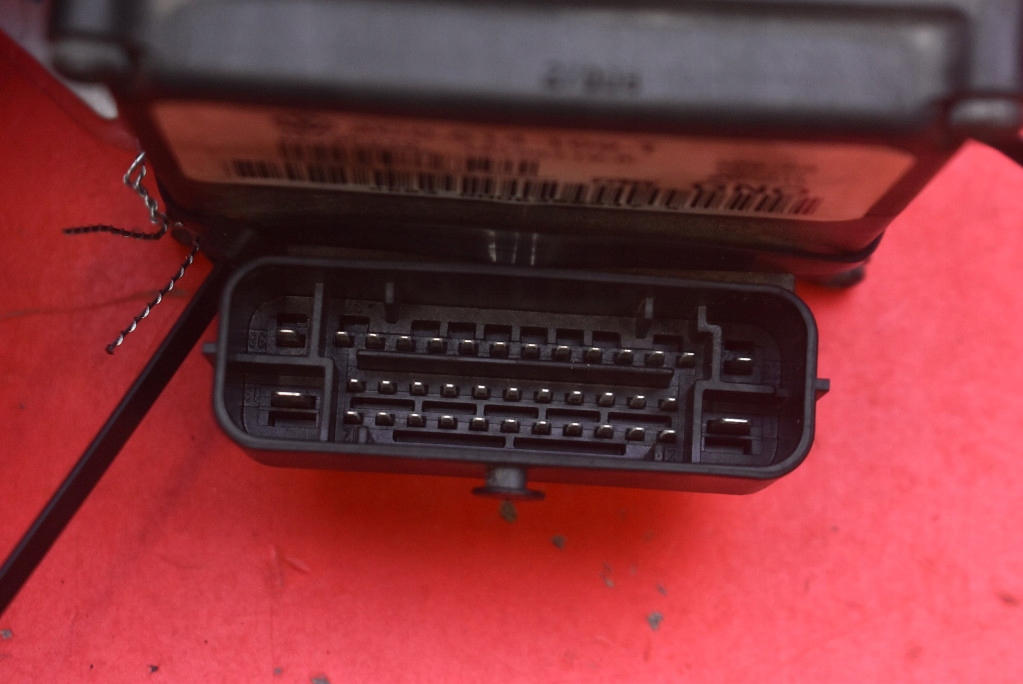 Pompa ABS 3C0614109T VW PASSAT B6 2.0 TDI 140 KM 05-10