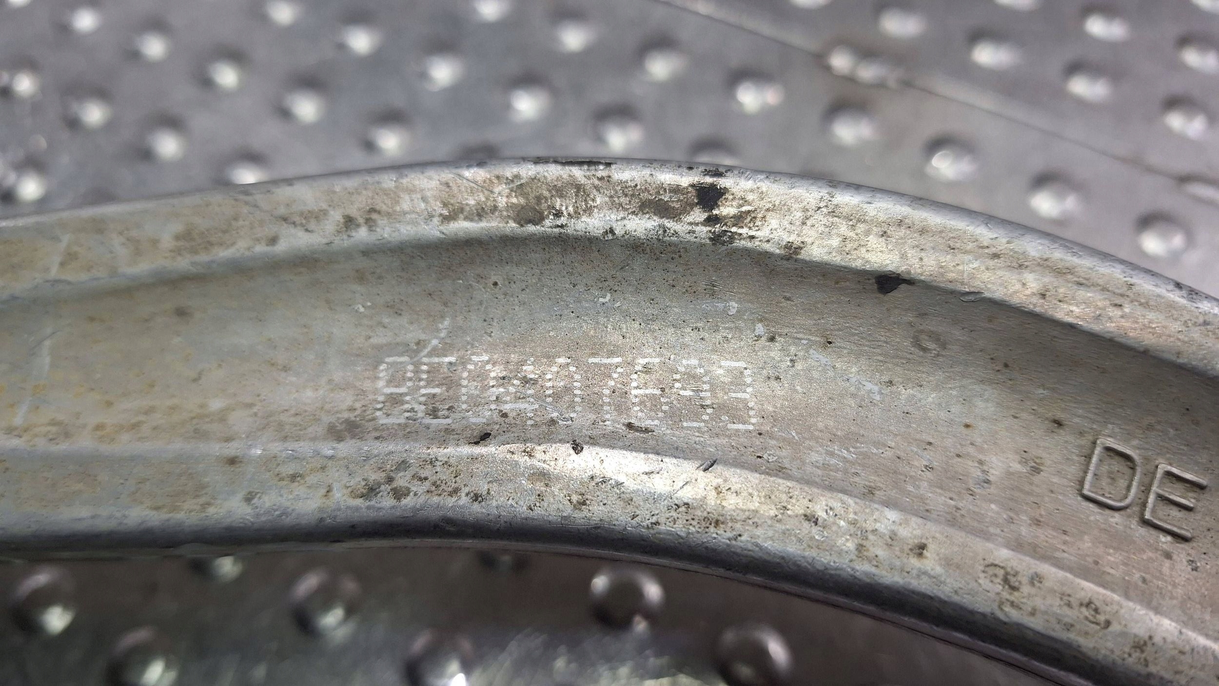 arm left front lower BANAN AUDI A4 B5 A6 C5 A8 D2 PASSAT B5 SUPERB and