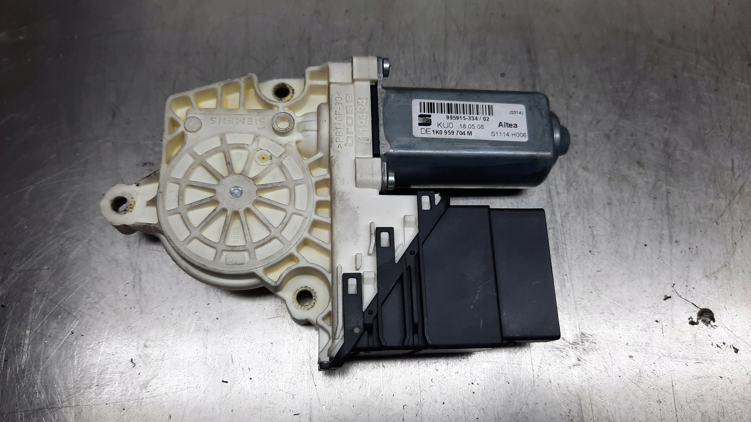 ЕЛЕКТРОДВИГАТЕЛЬ СТЕКЛО ПРАВЫЙ TYLk0959704m SEAT ALTEA XL 1.6 MPI8r