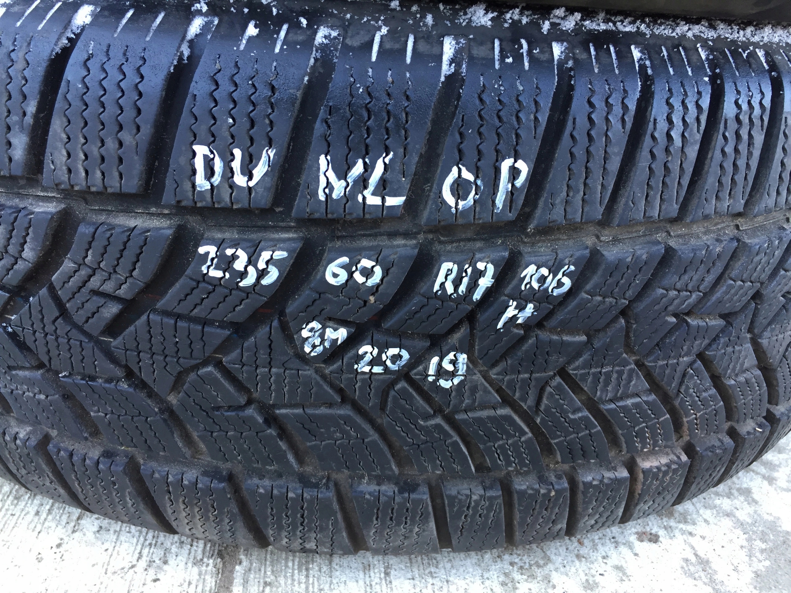 OPONA DUNLOP WINTER SPORT 5 SUV 235/60 R17 106H Profil opony 60