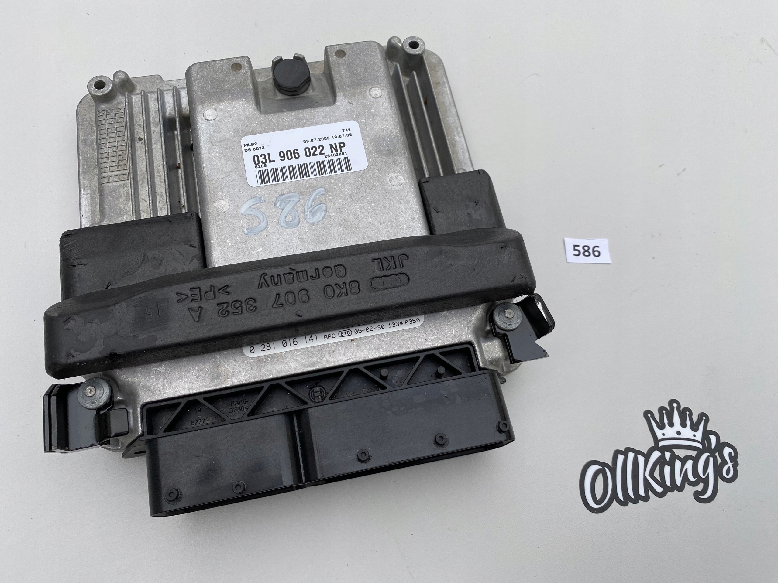 AUDI A5 8T A4 B8 control unit of the engine 03L906022NP