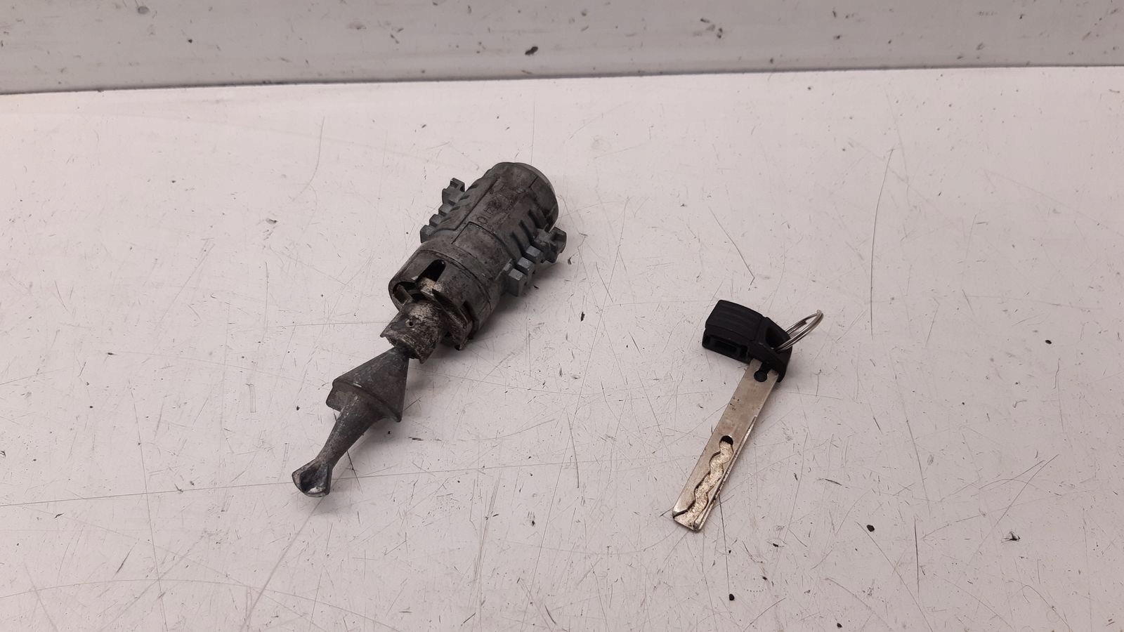 uložak ključ grot BMW E60