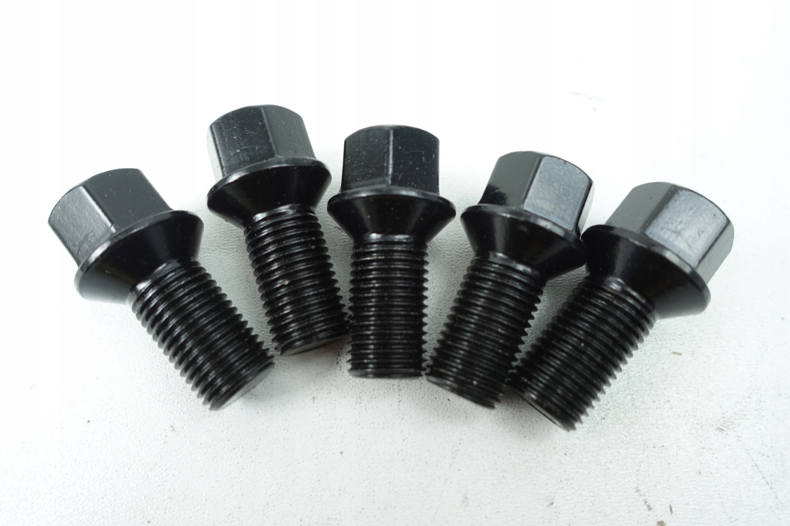 

Śruby Do Kół M14 X 1,5 X 23MM Czarne 5 Sztuk