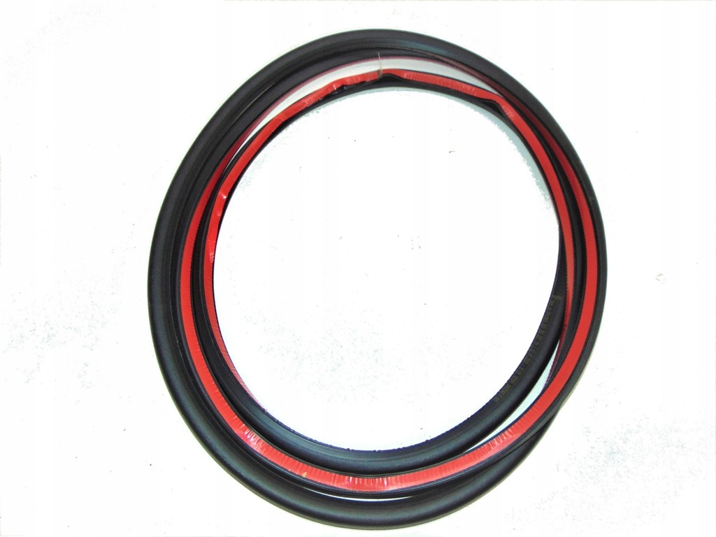 3G0837701C - VW PASSAT B8 прокладка дверей ліва передня