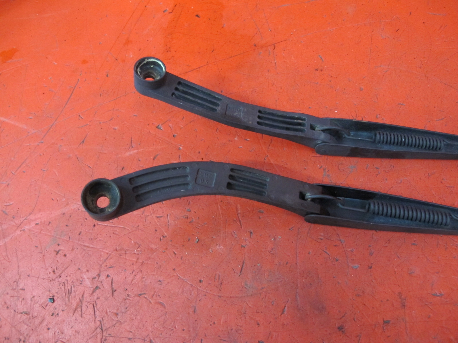 SUBARU FORESTER 2 II SG wiper arm right left front KOMPLET EUROPA