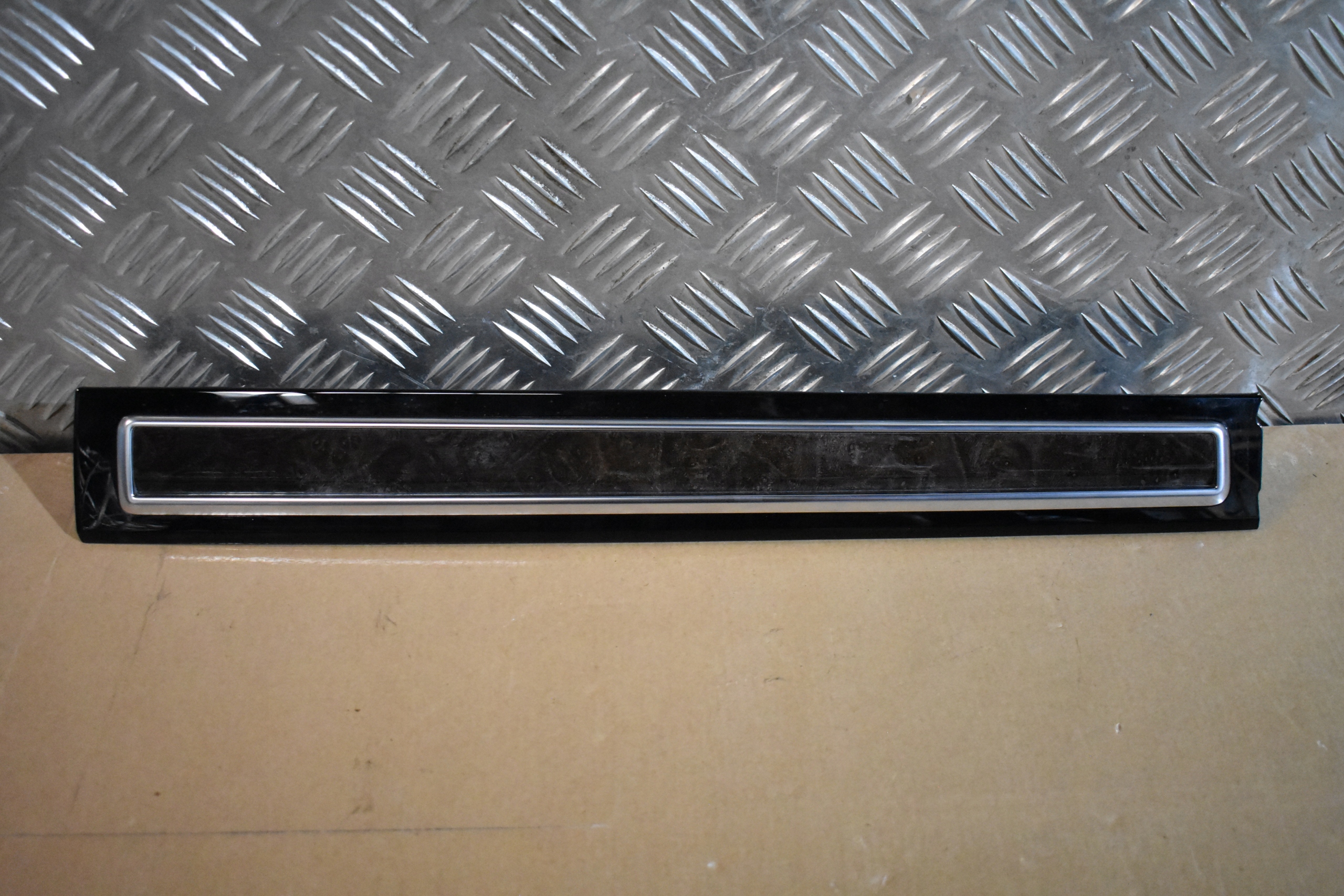 IDEALNA Moulage Console PORSCHE CAYENNE 9Y 1