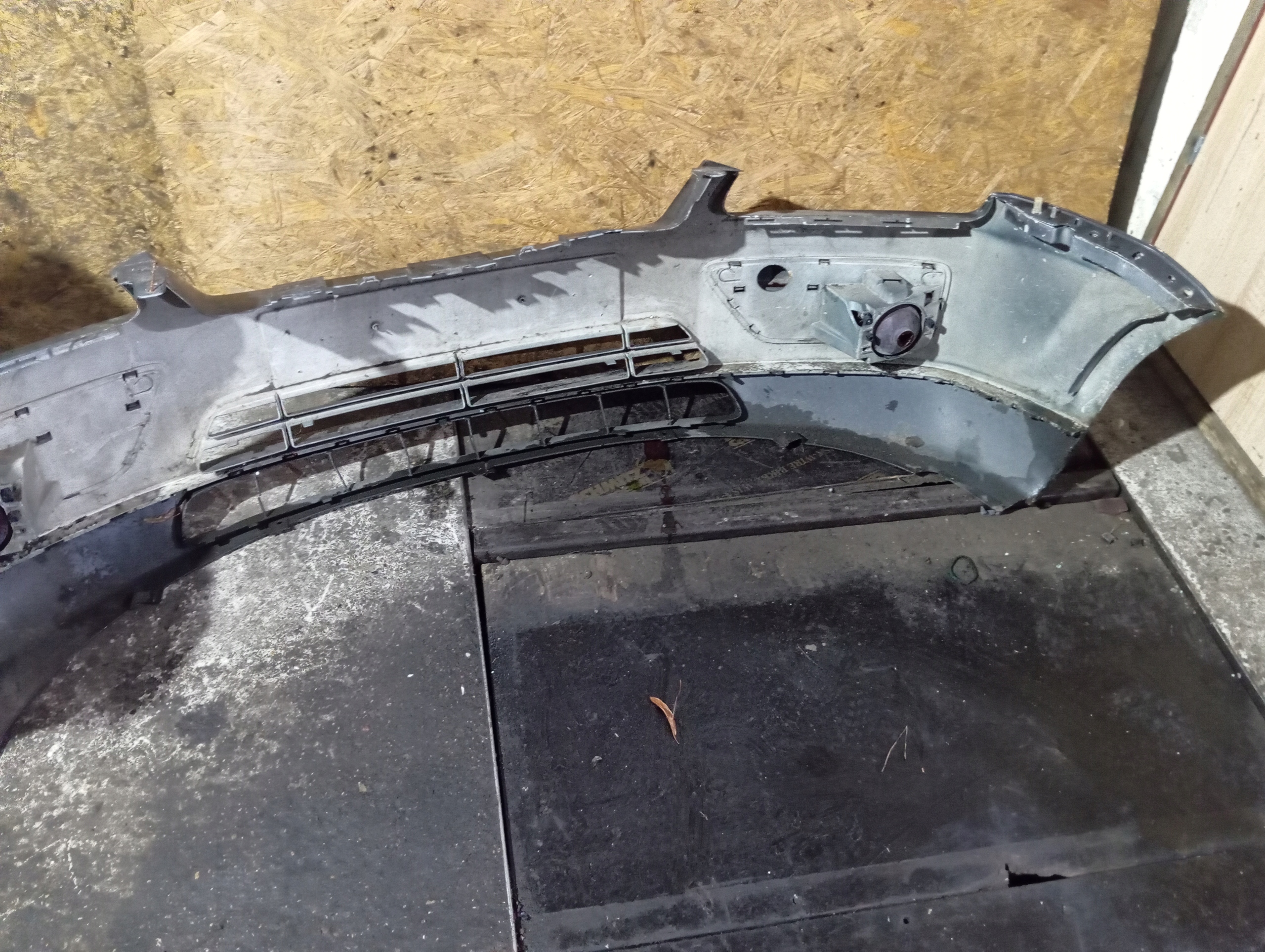 nárazník předek přední FORD FOCUS MK2