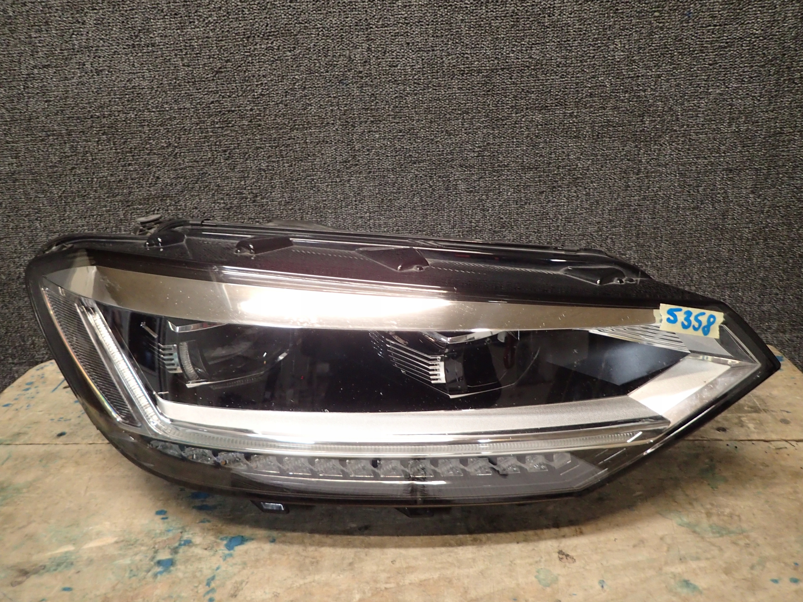 LIGHT FRONT RIGHT VW TOURAN 15- FULL LED