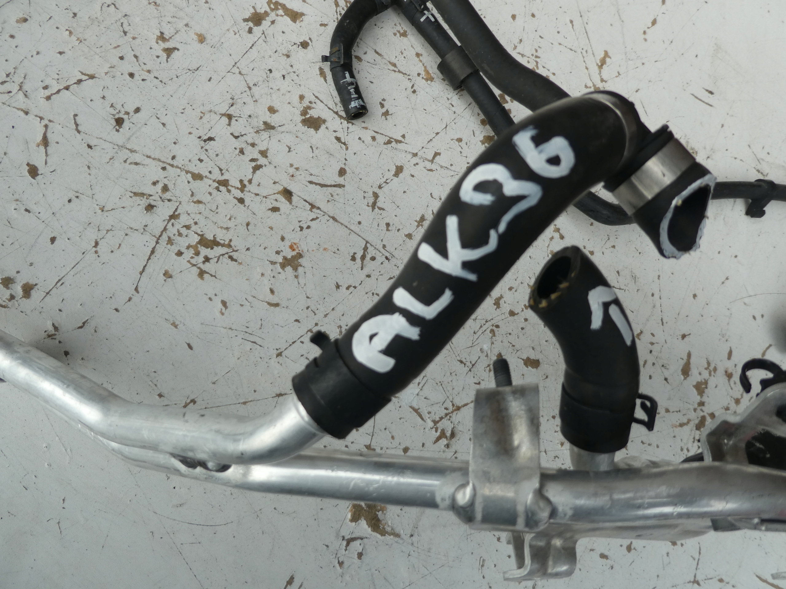 CRIJEVO PRIJENOS CIJEVČICA VODE VW AMAROK 2H6121065R