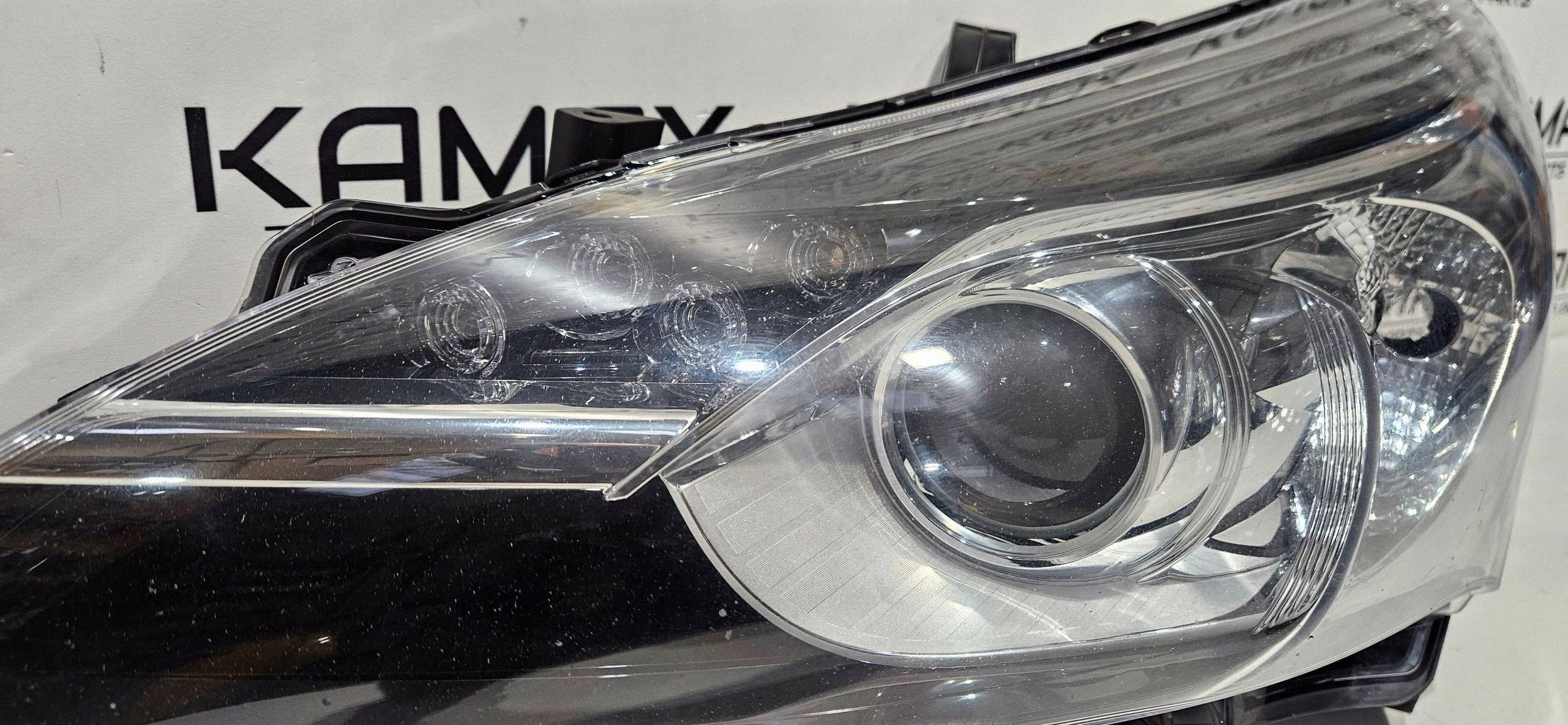 Reflektor left side Toyota Verso 811500F181