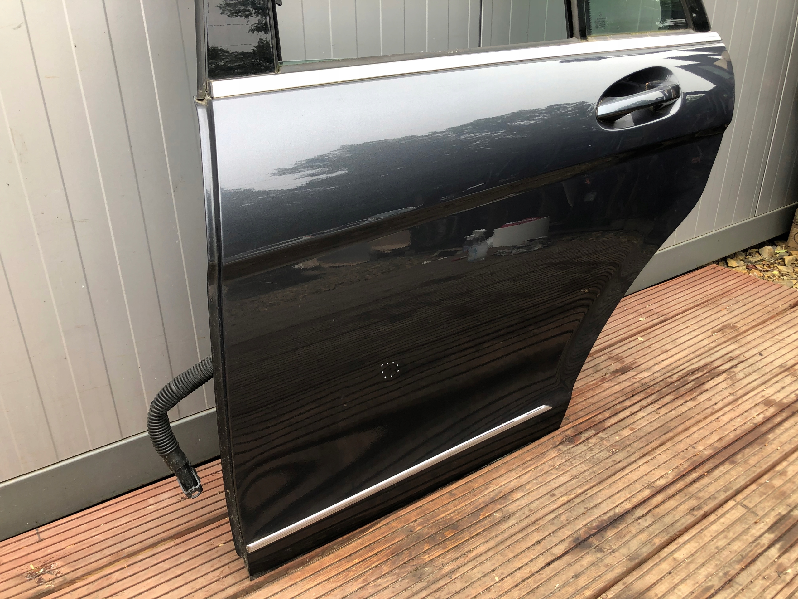 MERCEDES W204 KOMBI KOMPLETNE DRZWI LEWY TYŁ Kolor szary