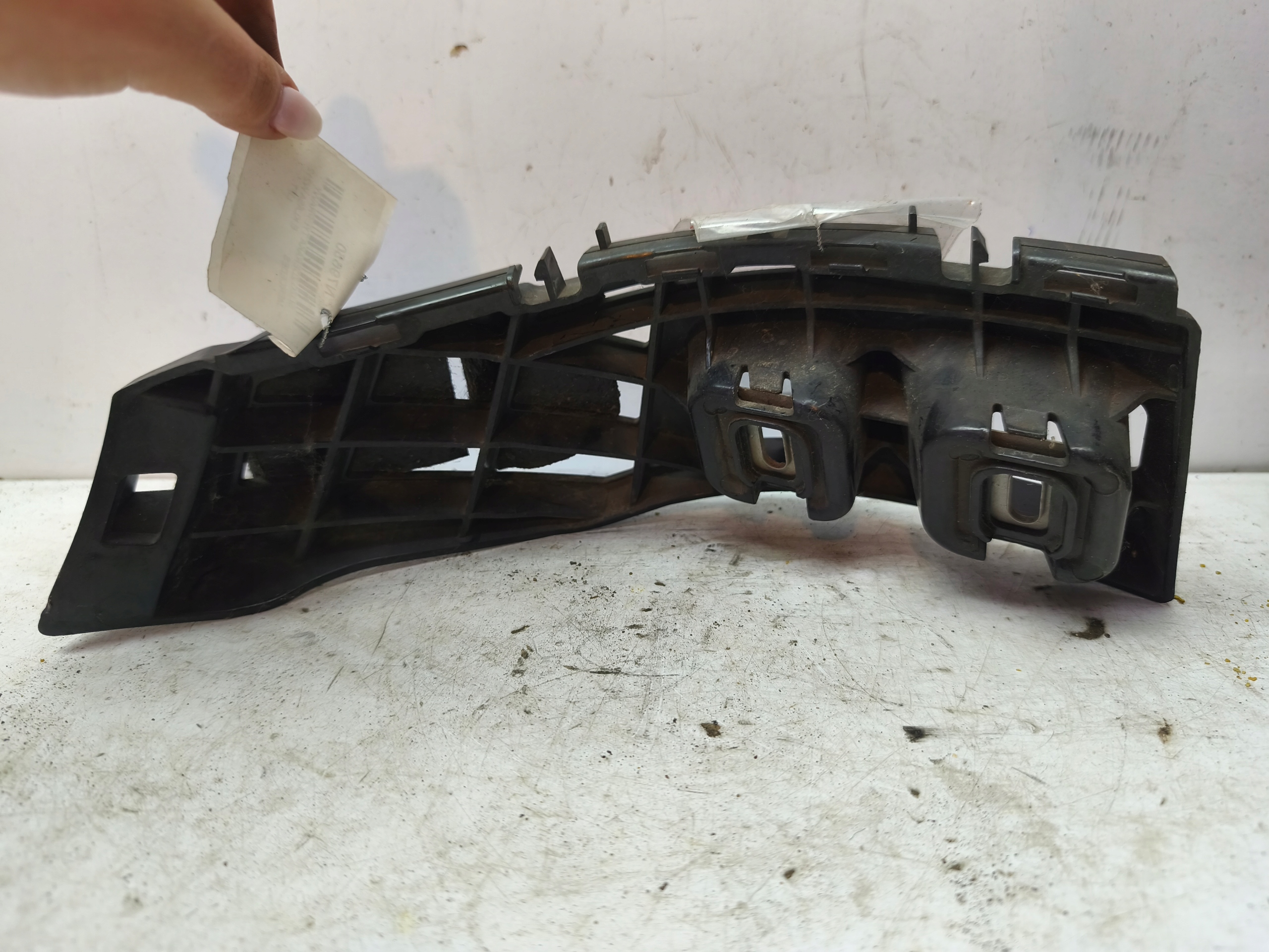 E KLASA W212 LIFT bumper bracket rear part right KOMBI